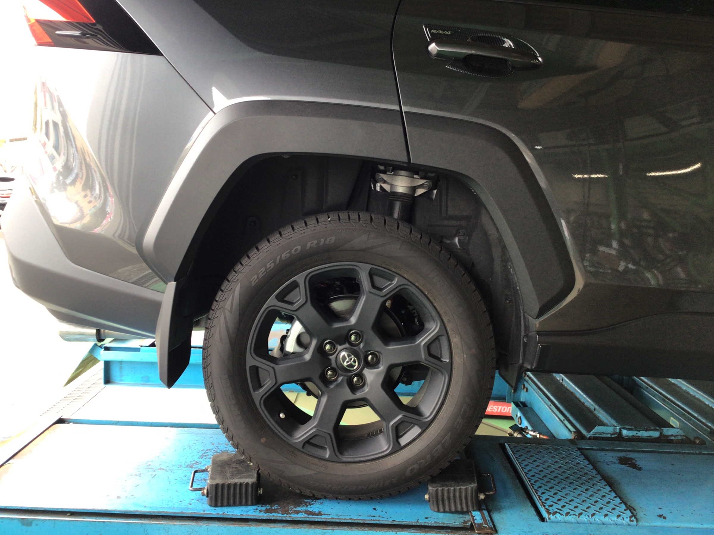 RAV4足回り | 店舗おススメ情報 | タイヤ館 厚木(神奈川県) RAV4足回り | 店舗おススメ情報 | タイヤ館 厚木(神奈川県)