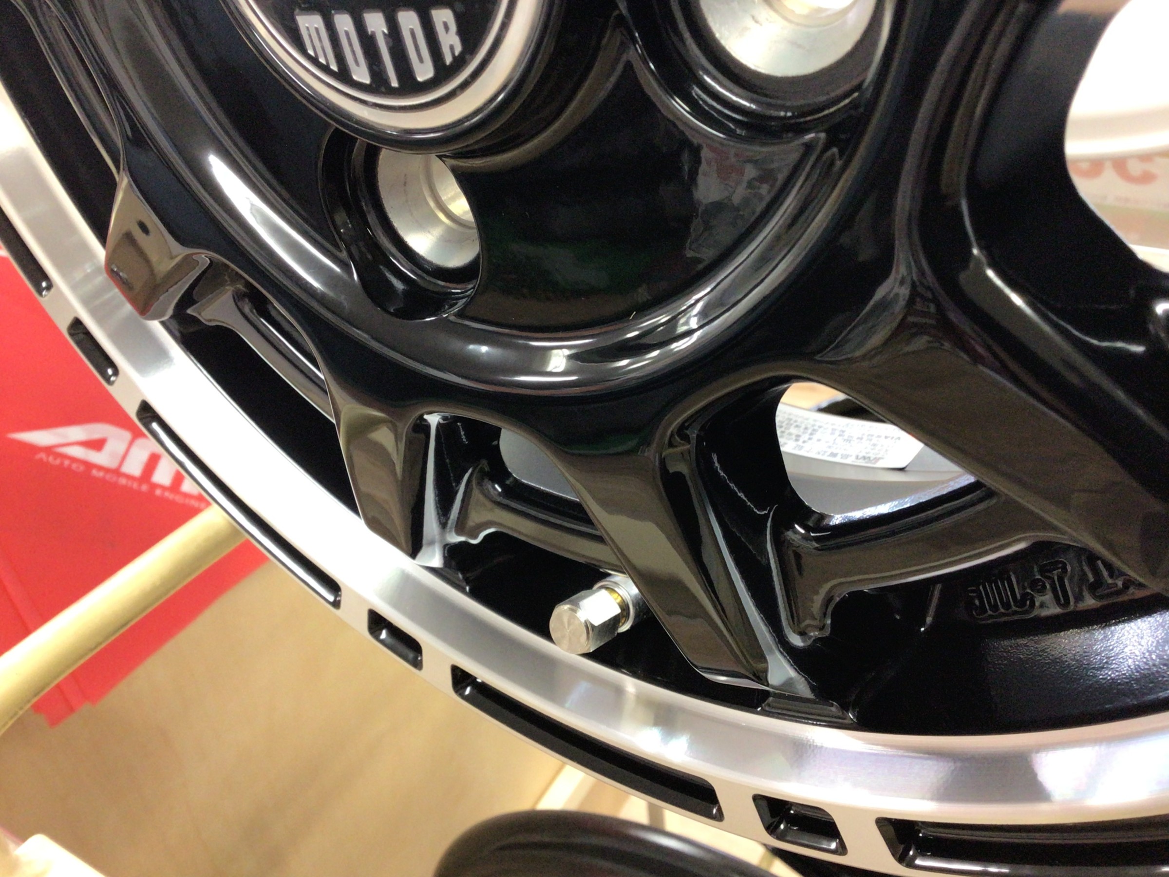 ☆新作ホイール入荷情報☆H4 MOTOR X1☆ | 店舗おススメ情報