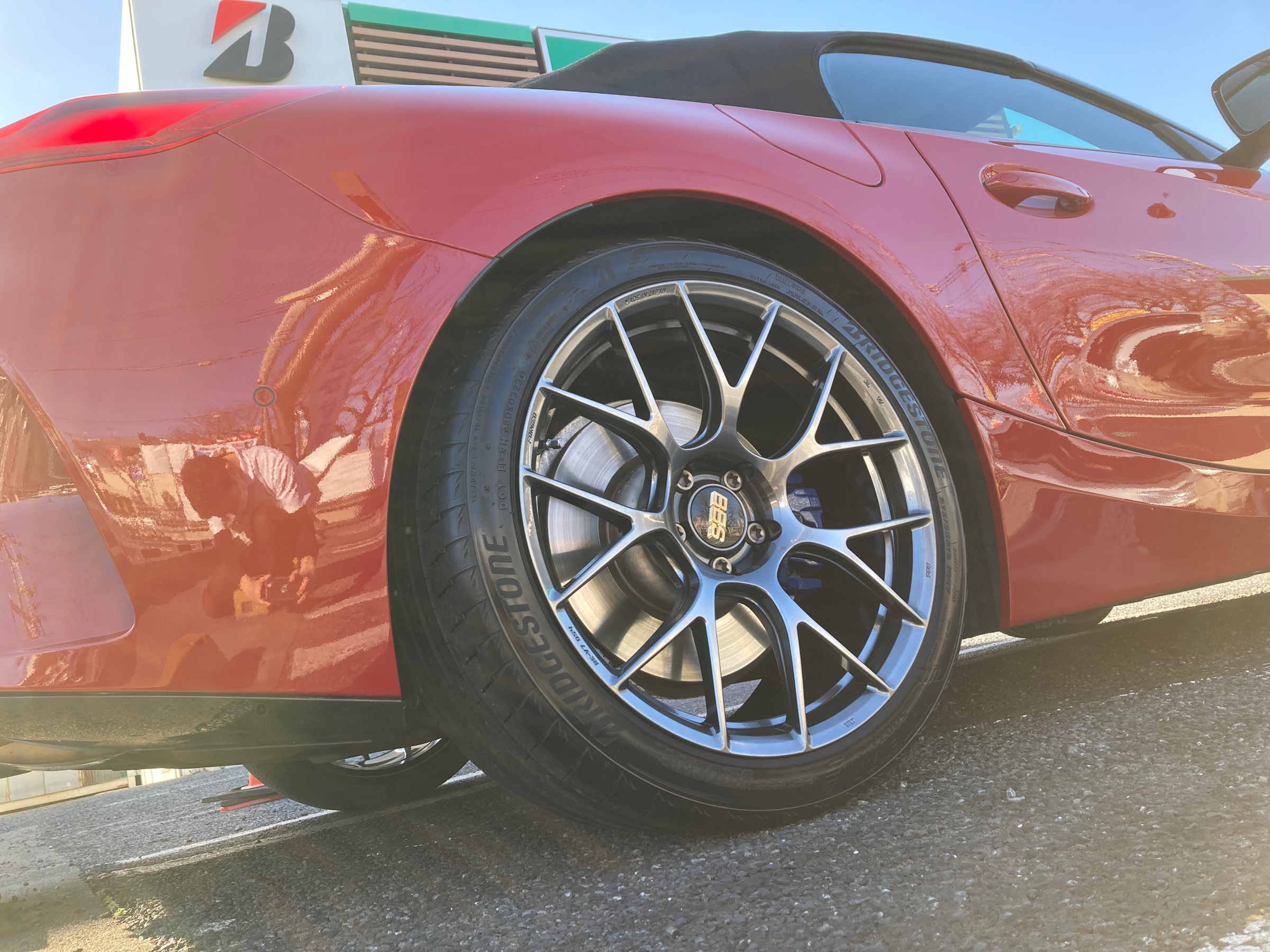 BMW Z4 M40i BBS取付 RE-V7 | 店舗おススメ情報 | タイヤ館 府中