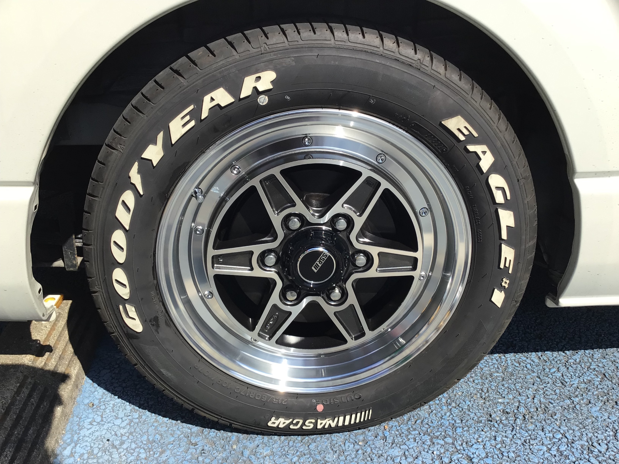 トヨタ ハイエース ホイール交換！ | 店舗おススメ情報 | タイヤ