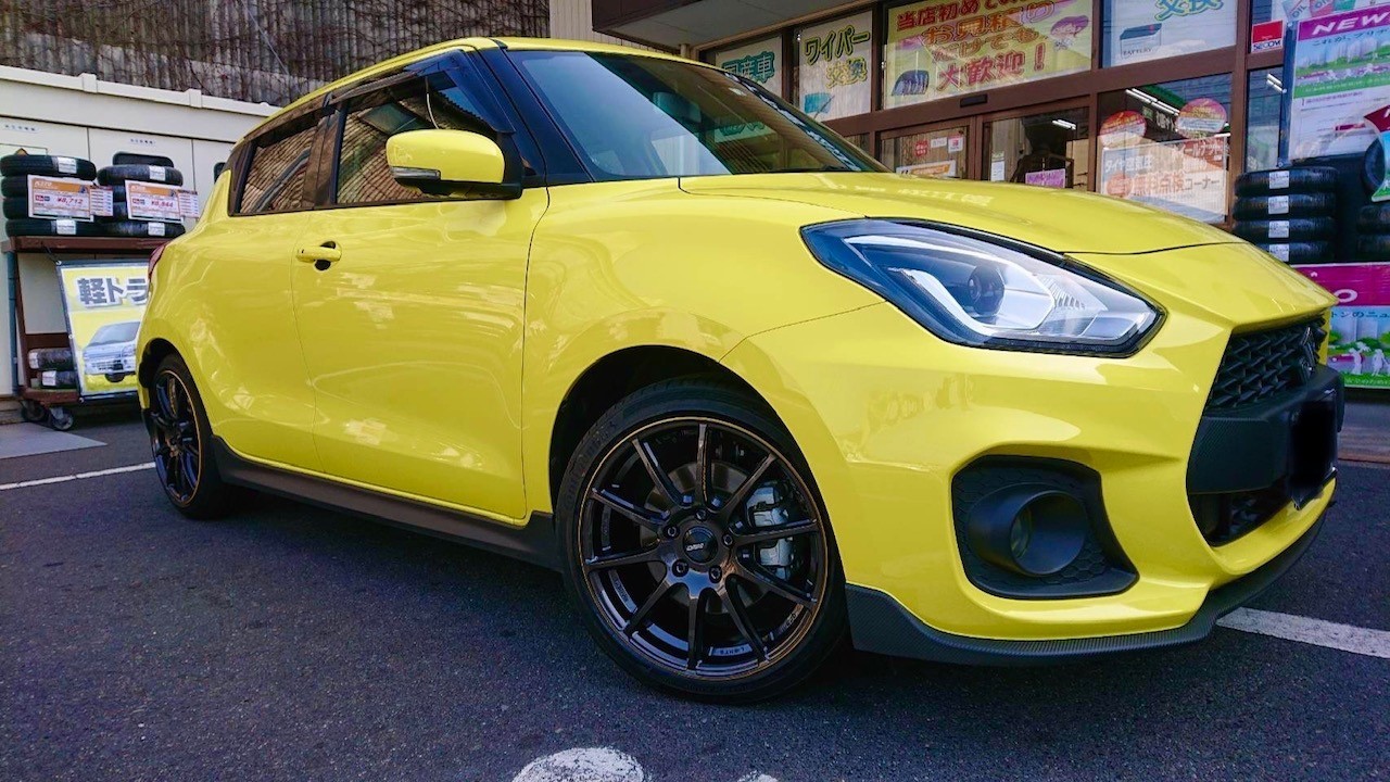 ZC33S スイフトスポーツにRAYS グラムライツ 57トランセンド