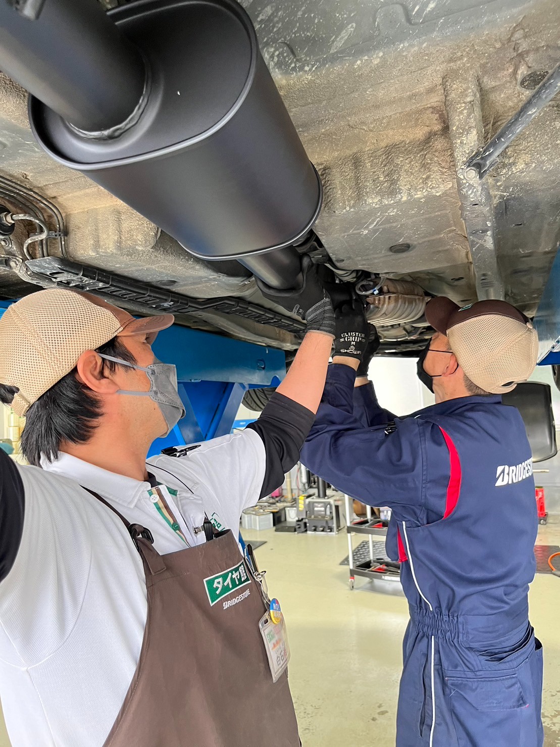 二人掛かりでの作業です