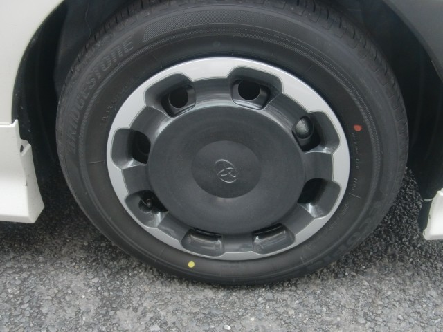 10系シエンタ スチールホイール・キャップ　 新車外し 15インチ ① 新車外し品】トヨタ 10系 シエンタ Z 純正 15in 5.5J +40 PCD100