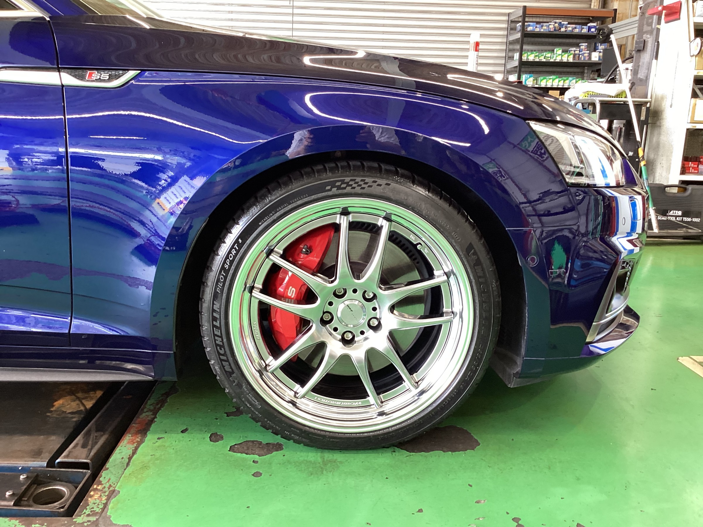 アウディS5 ワークホイール取付 アウディ S5 ホイール タイヤ・ホイール関連 > タイヤ・ホイール交換 サービス事例 タイヤ館