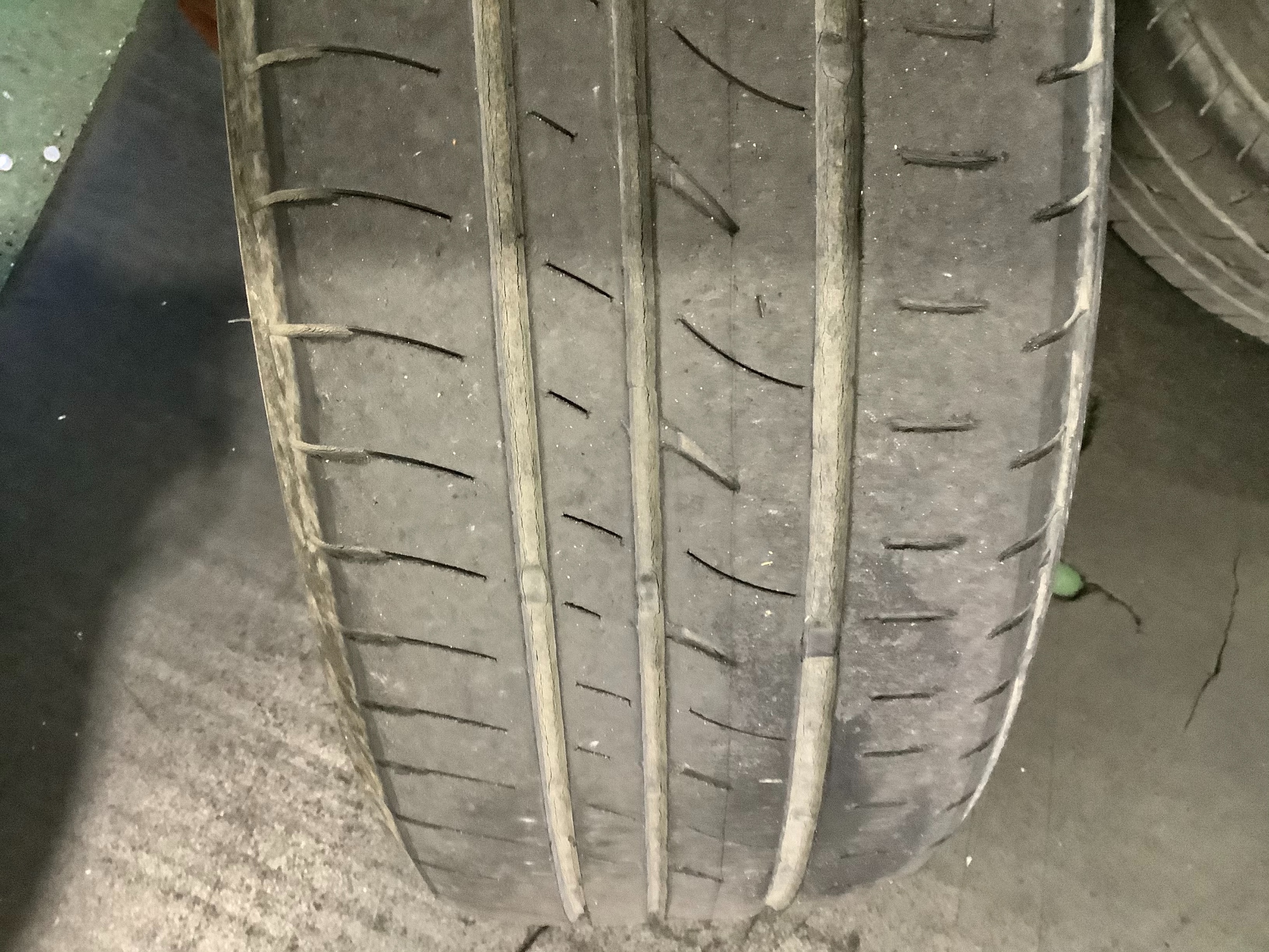 ホンダ フィット レグノ タイヤ交換！ | ホンダ フィット タイヤ