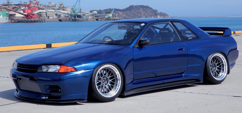 メッシュ　ホイール　かっこいい　レイズ　18インチ　r32