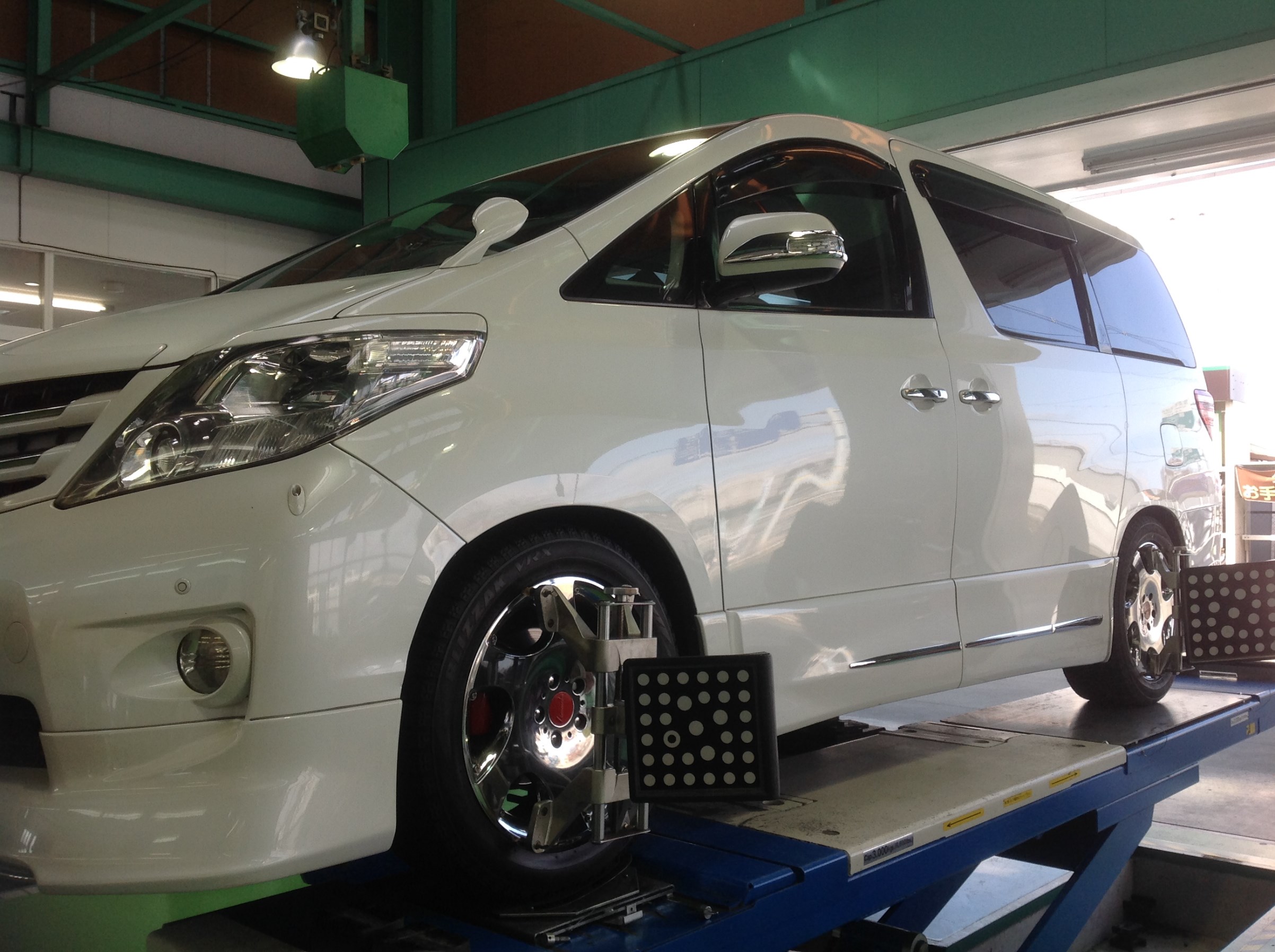 トヨタ 20系アルファード×TEIN 車高調取り付け | 店舗おススメ