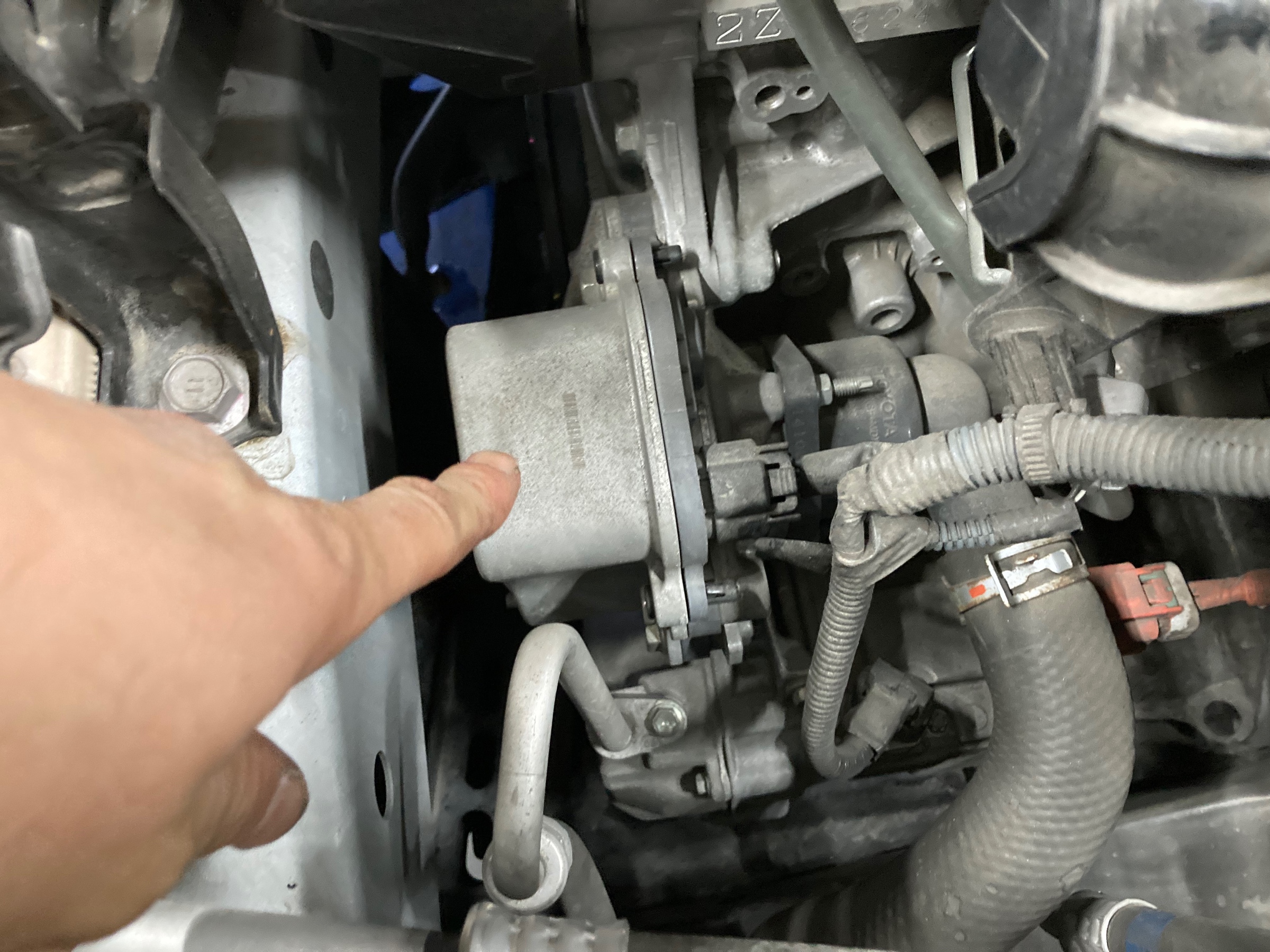 30プリウス　AISIN ウォーターポンプ　未使用 WQT-001 プリウス ZVW30/ZVW40 ウォーター ポンプ AISIN