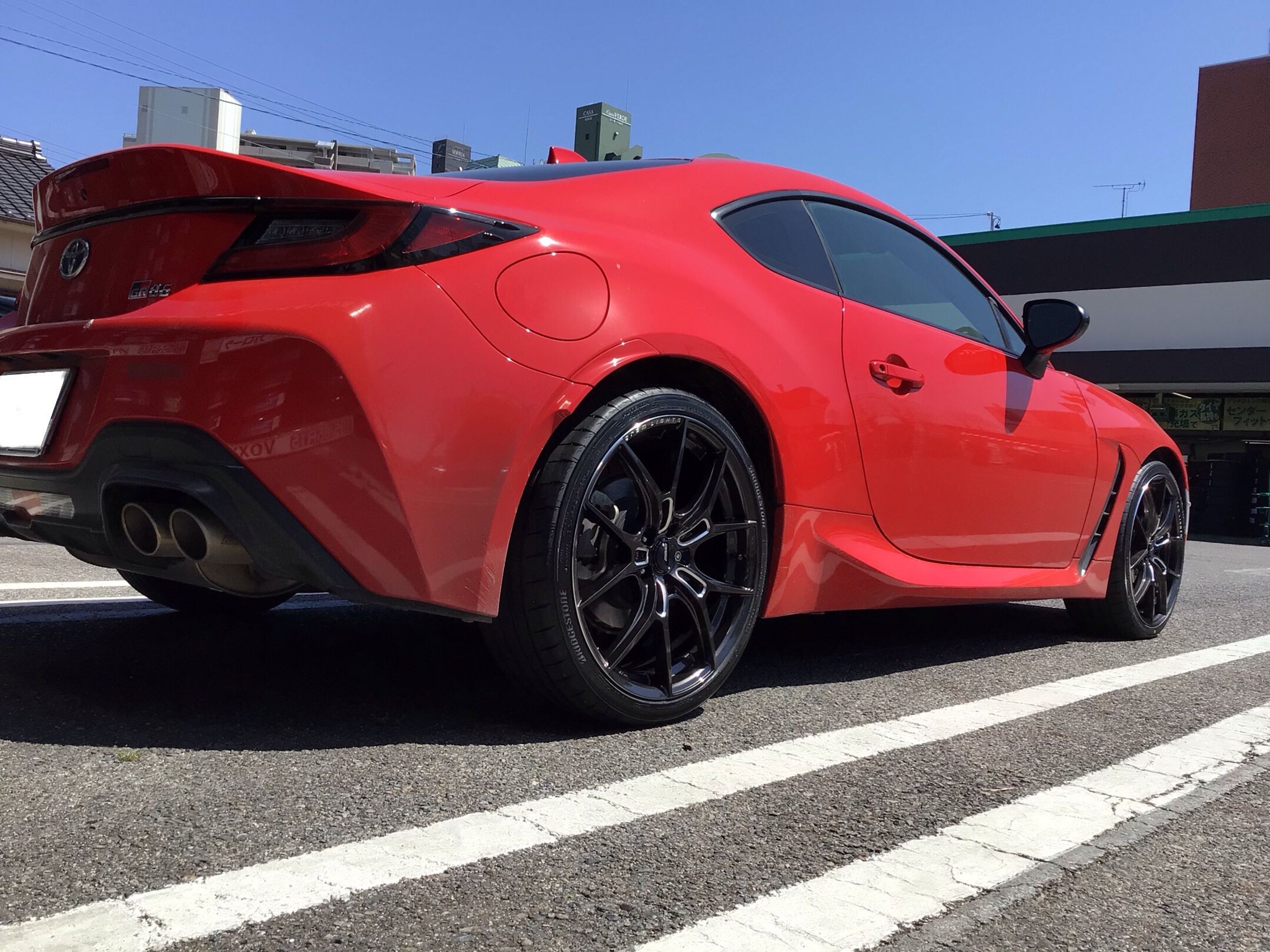 タイヤ交換作業（ブリヂストン POTENZA S007A）・アルミホイール交換