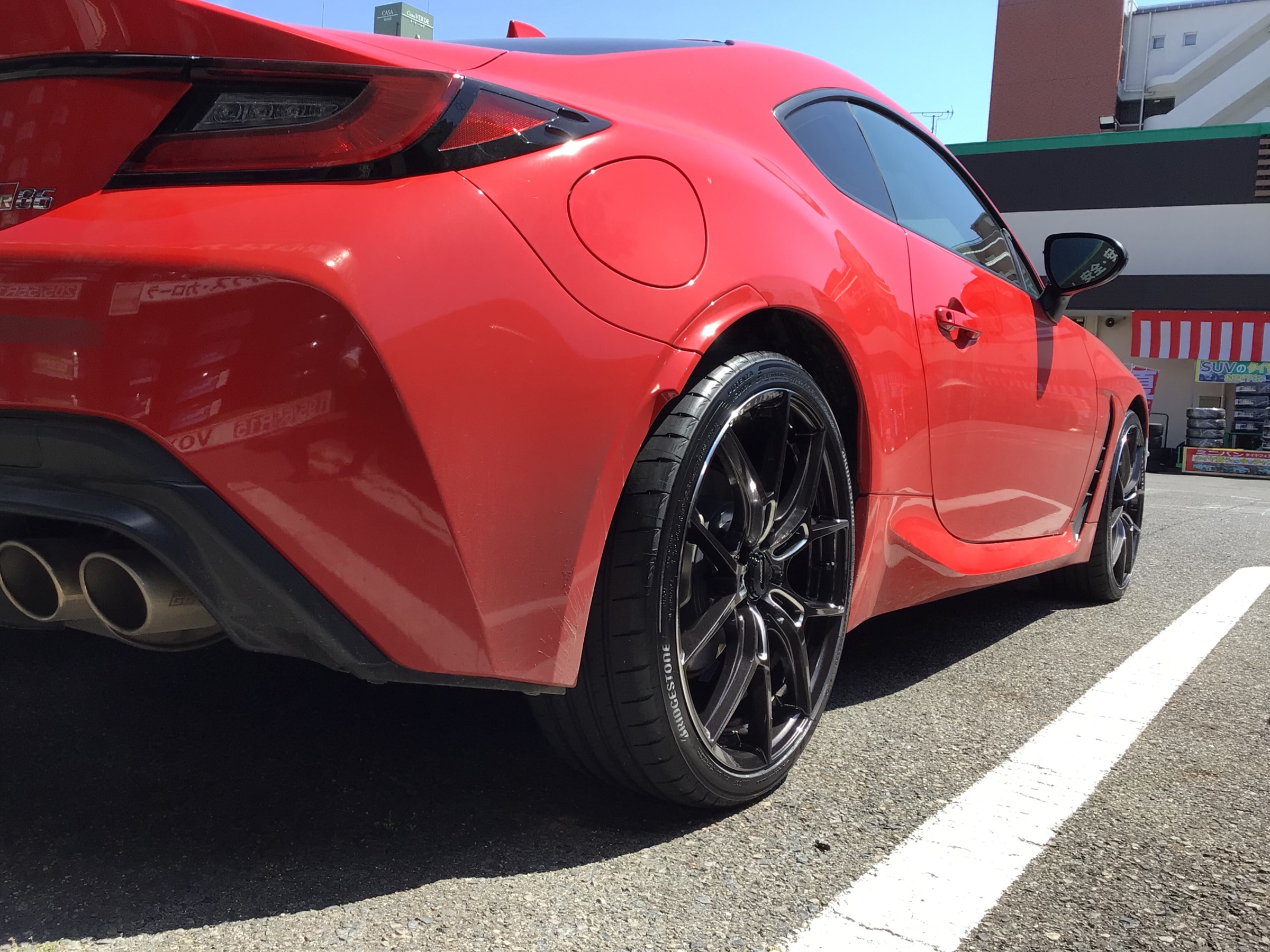 タイヤ交換作業（ブリヂストン POTENZA S007A）・アルミホイール交換