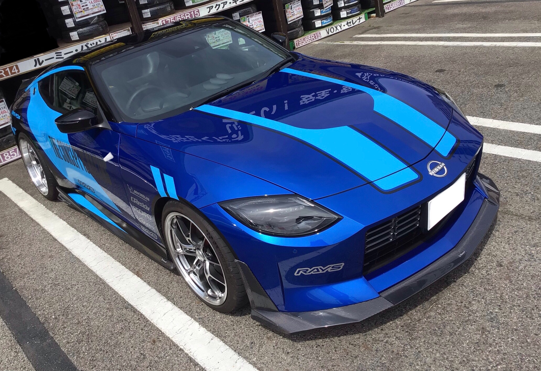 サプライズ来店】RAYSデモカー 日産 フェアレディZ （RZ34） | 店舗お