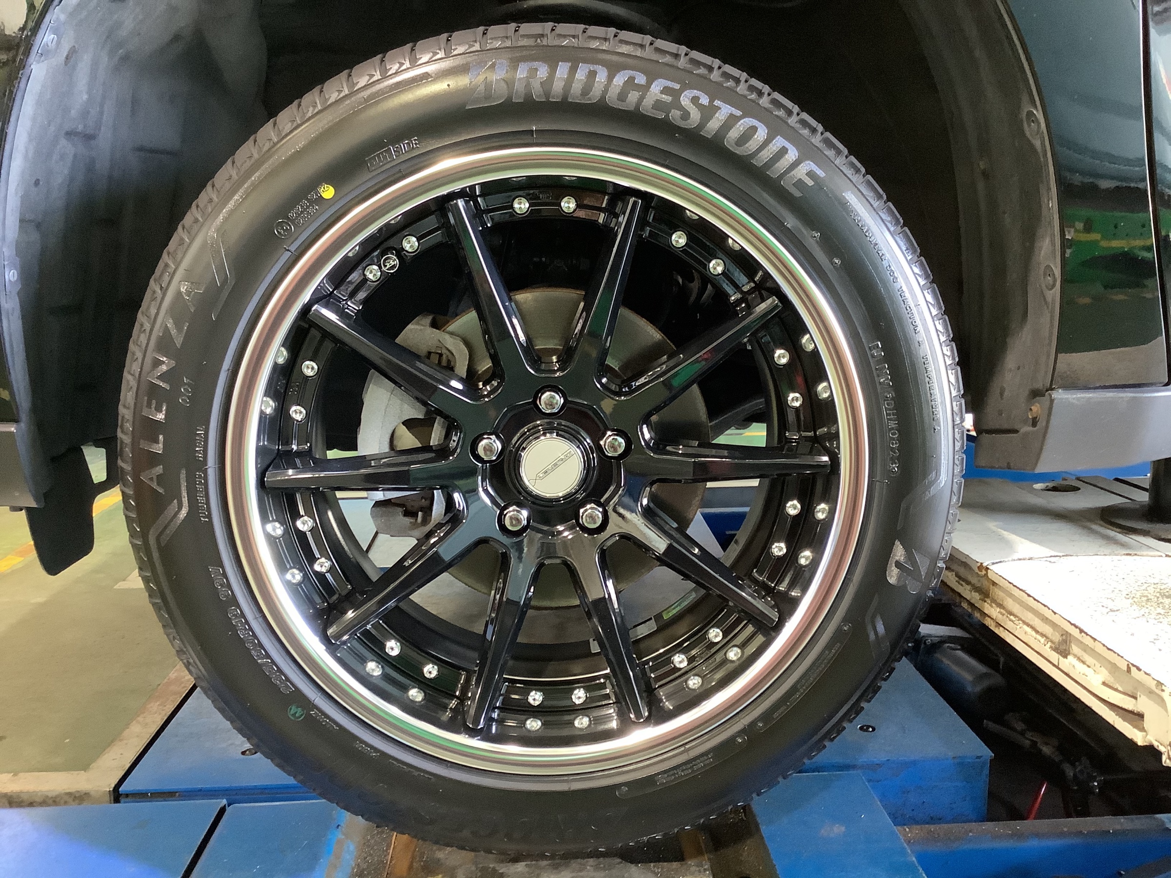 【セール中】トヨタ 60ハリアー 純正ホイール ブリヂストン アレンザ 001 トヨタ 60ハリアー 純正ホイール ブリヂストン アレンザ 001