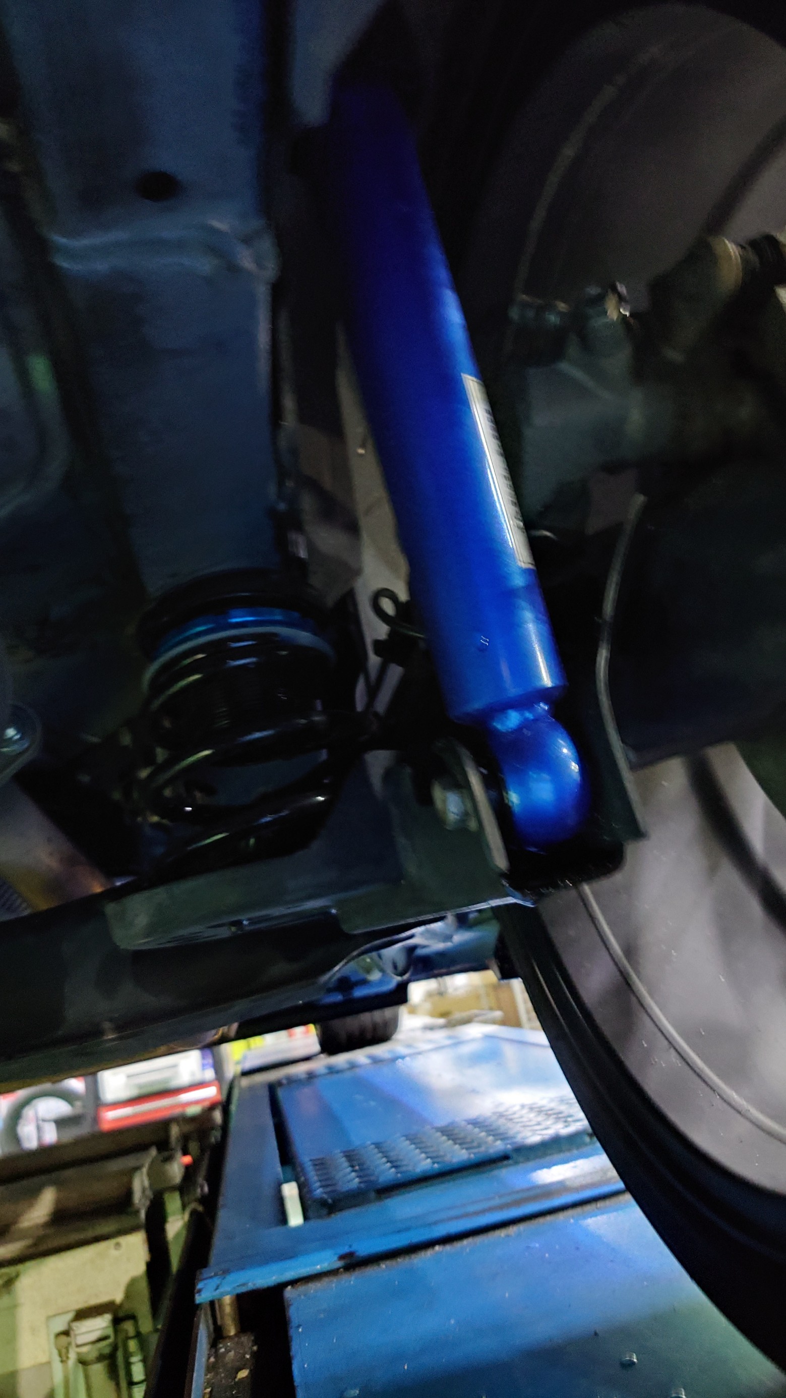 ZC33S・スイフトスポーツに車高調[クスコストリートゼロA]を装着