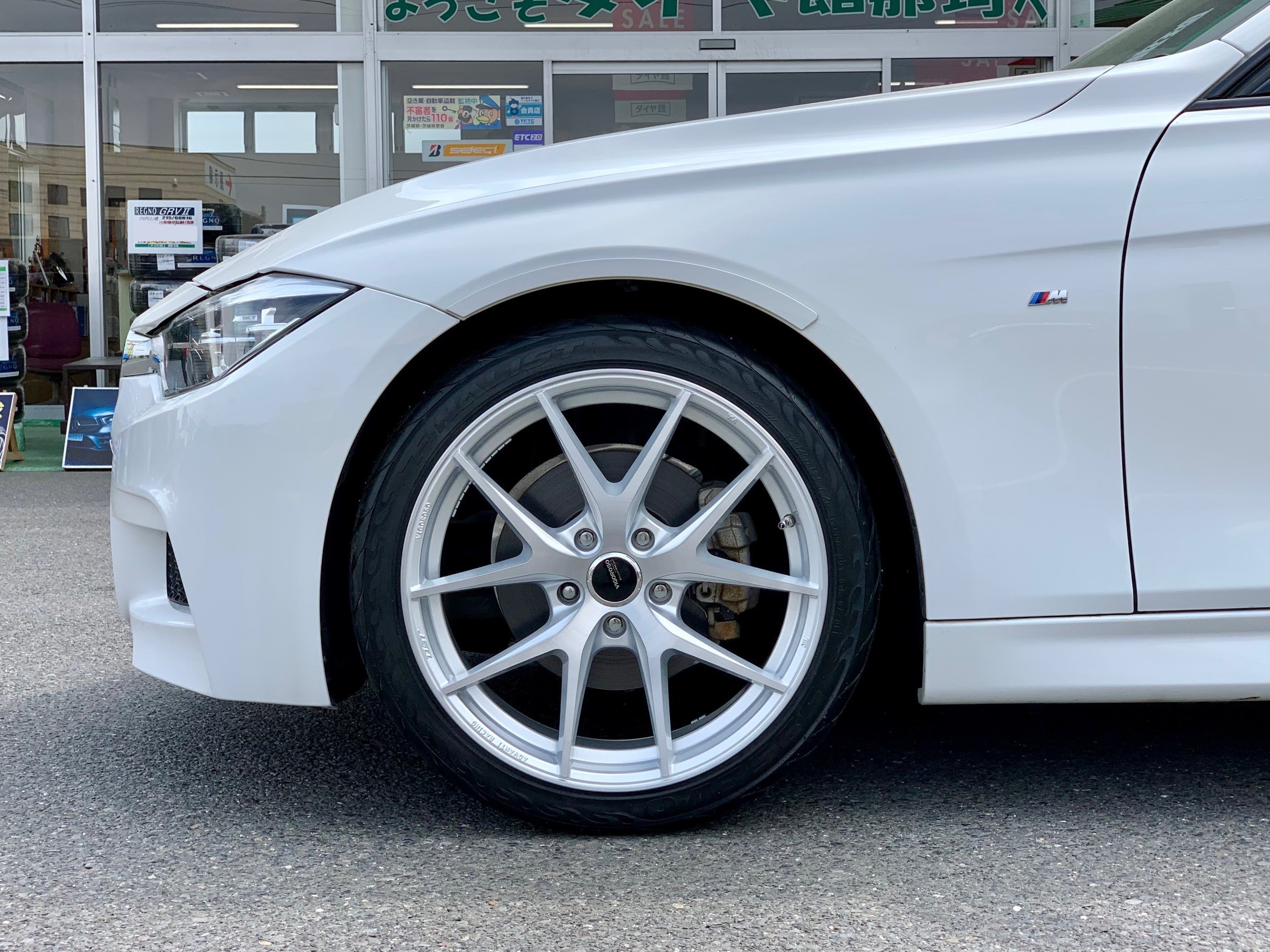 BMW アドヴァンティ・レーシング ホイール取付 | 店舗おススメ
