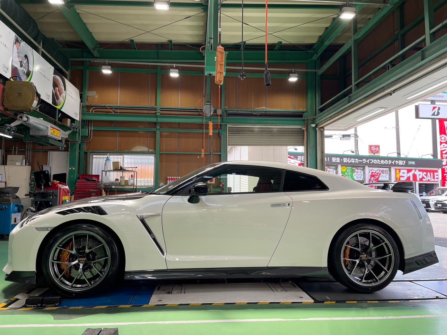 NISSAN GT-RにBBS RI-D DBカラー 20インチ取り付け～♪ | 店舗おススメ