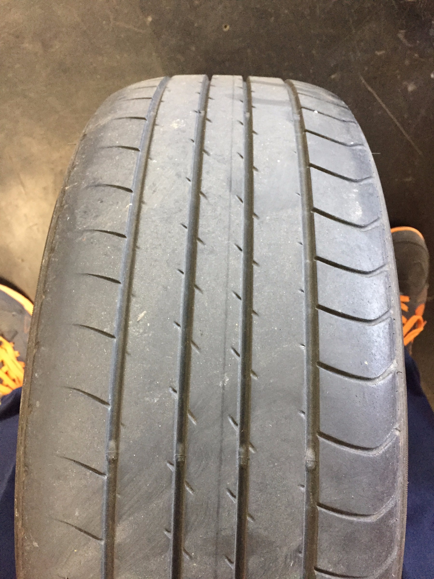 片へりしてしてます。