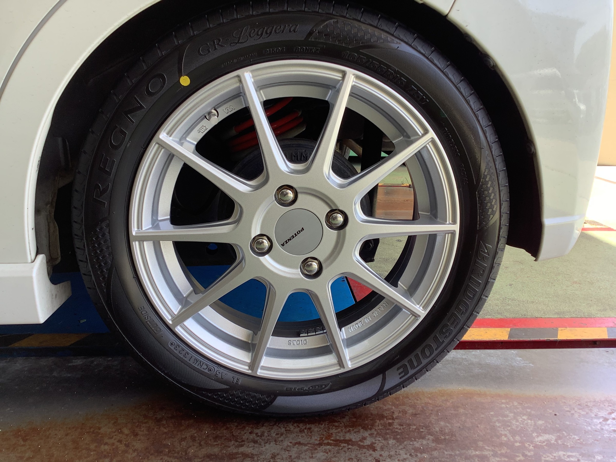 15インチタイヤホイール ポテンザ