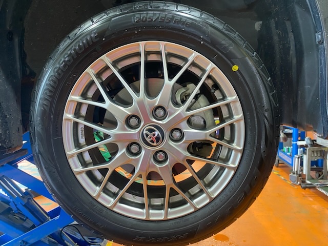 TOYOTA ヴォクシー タイヤ交換 | トヨタ ヴォクシー タイヤ タイヤ