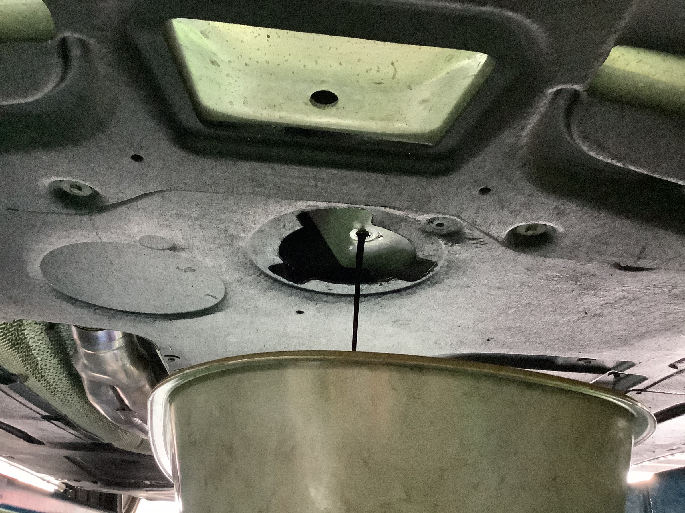 ☆BMW 6シリーズグランクーペ エンジンオイル、エレメント交換☆ BMW 6シリーズ メンテナンス商品 オイル関連 > エンジンオイル