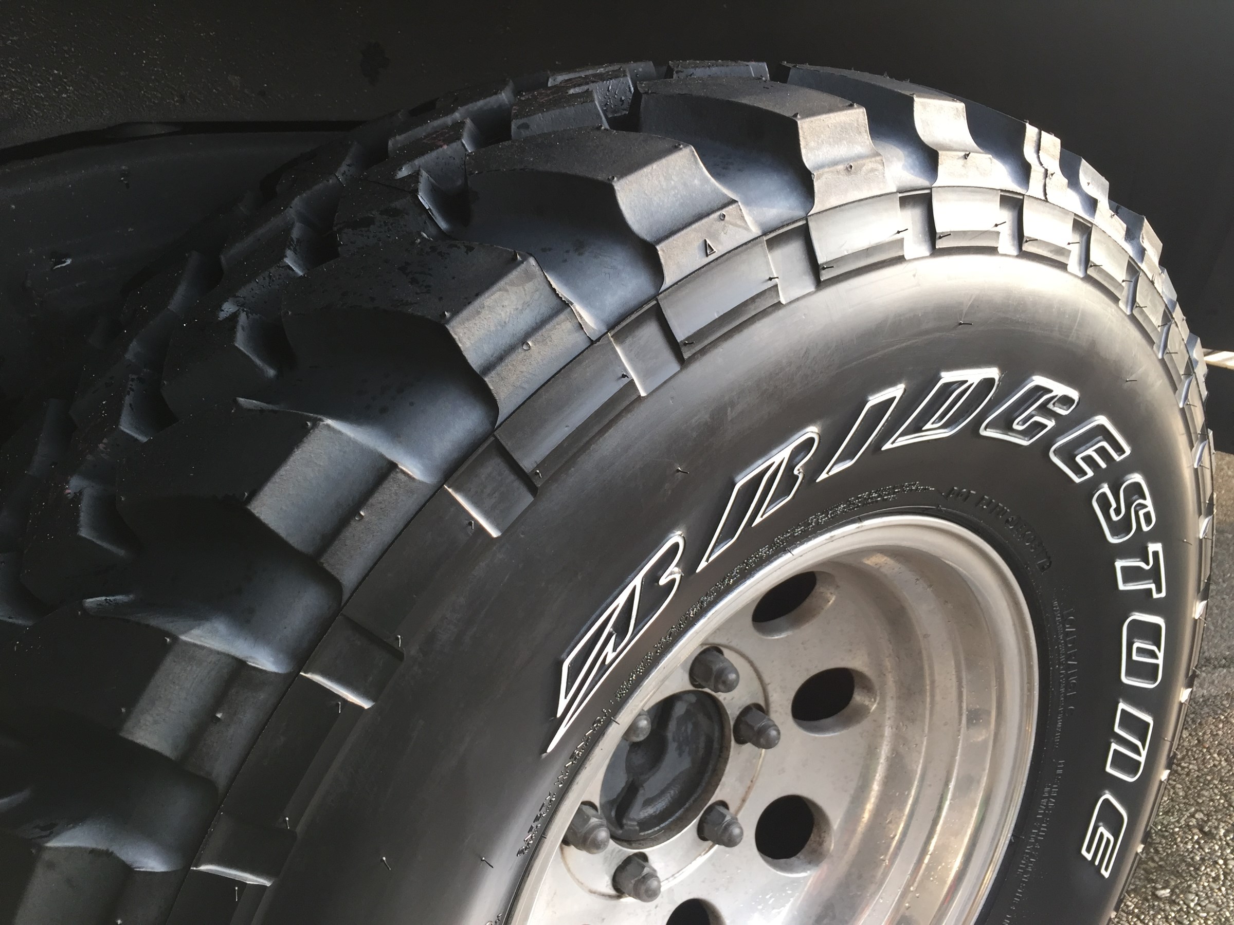 マッドテレーン ！！ タイヤ タイヤ・ホイール関連 > タイヤ・ホイール交換 取付・サービス事例 タイヤ館 松崎 タイヤから