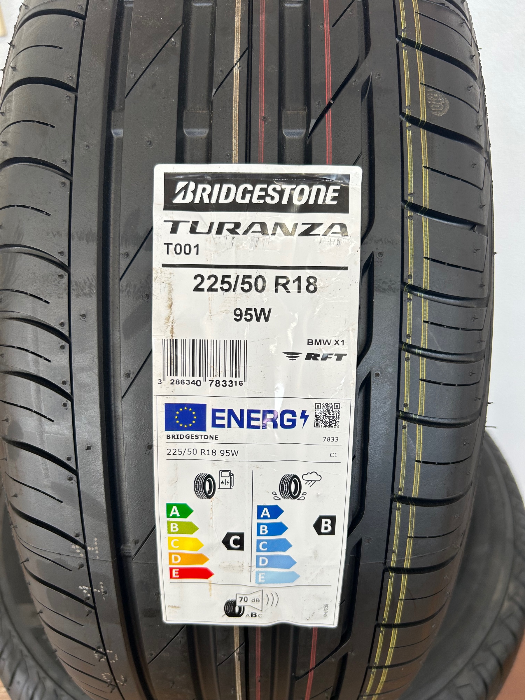 BRIDESTONE TURANZA T001タイヤのご紹介です