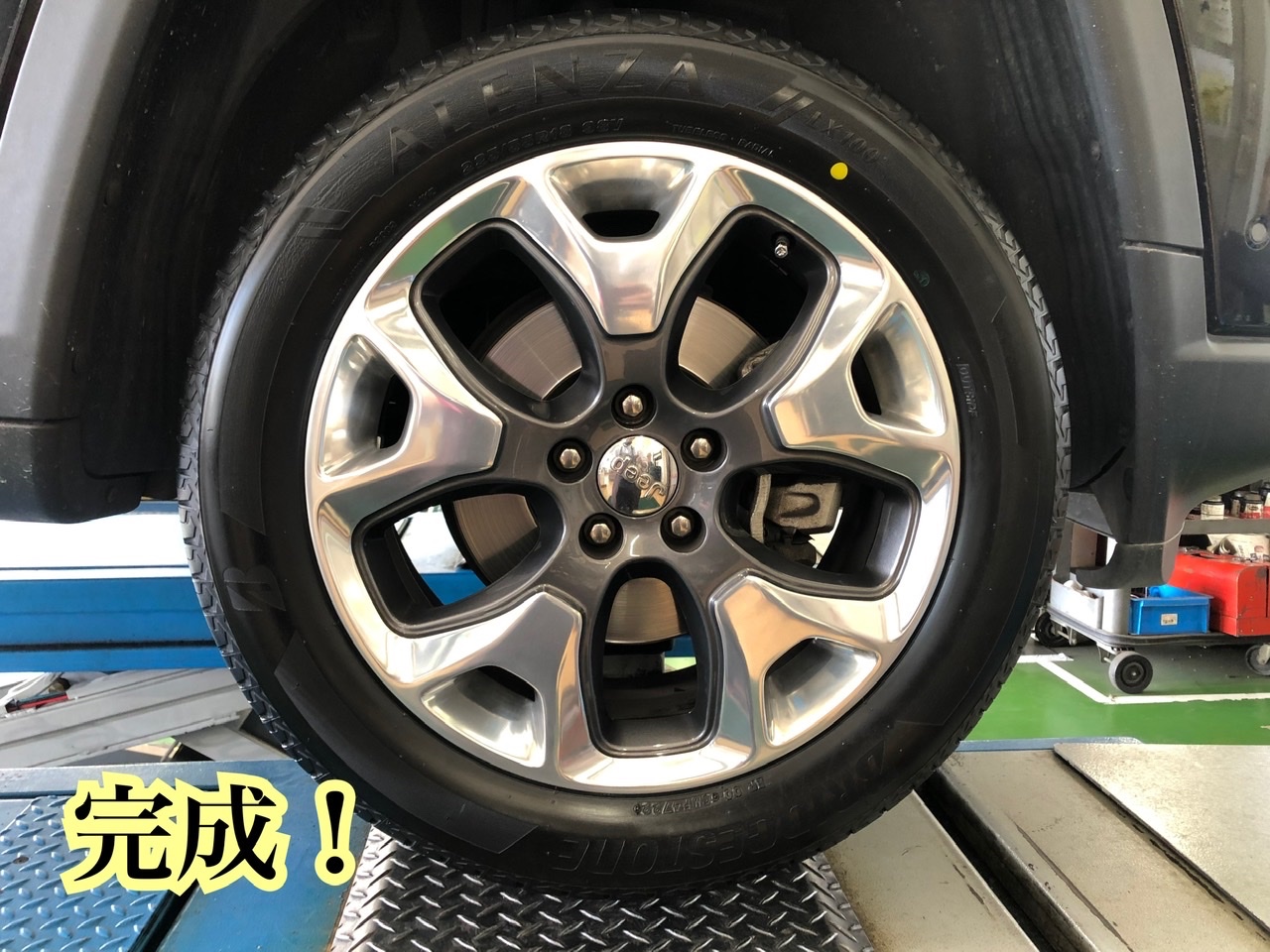 ジープ コンパスのタイヤ交換！ ジープ コンパス タイヤ タイヤ・ホイール関連 > タイヤ・ホイール交換 サービス事例 タイヤ館