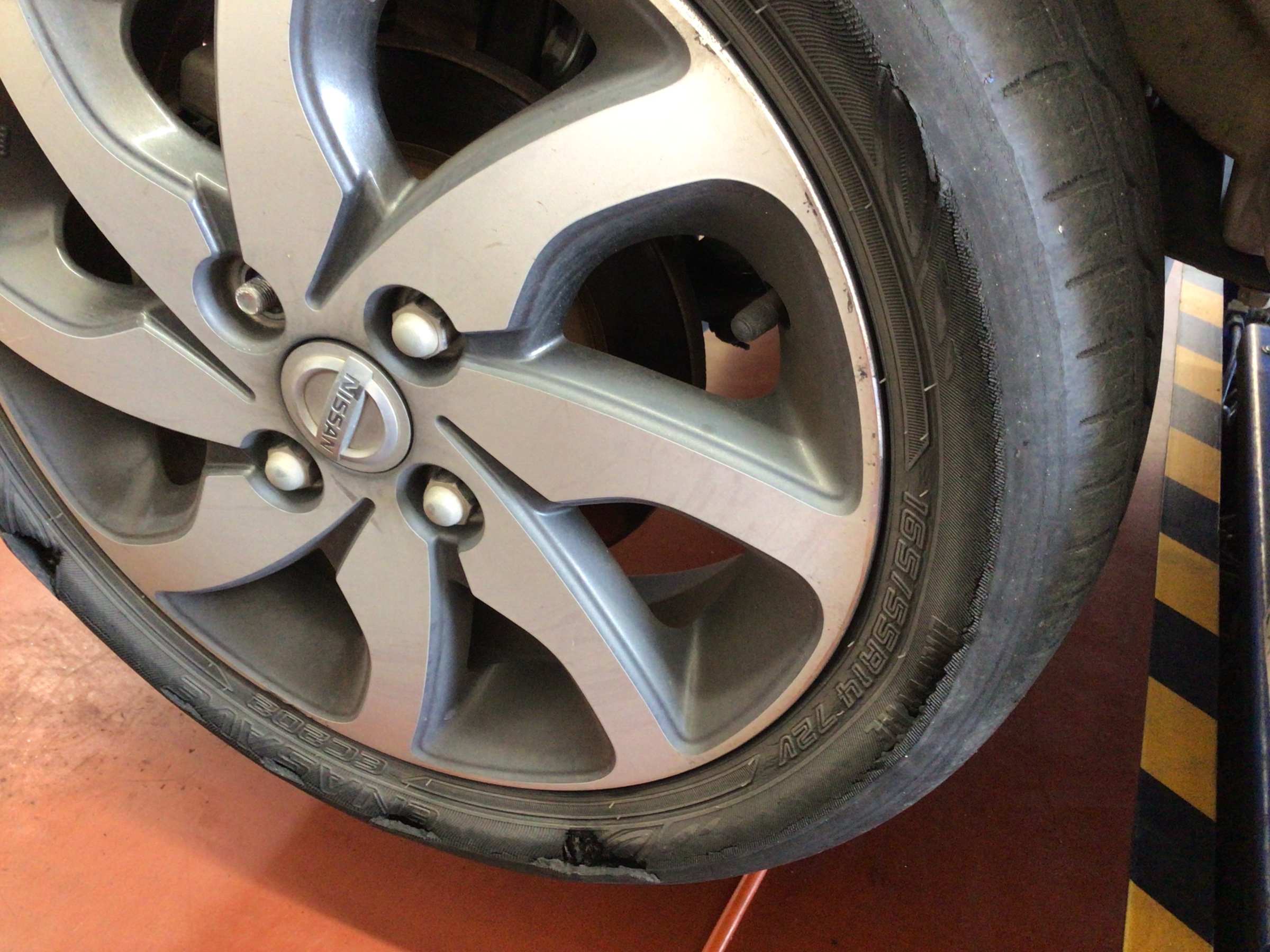 日産・ルークス・タイヤ交換・ネクストリー 165/55R14 | 店舗お