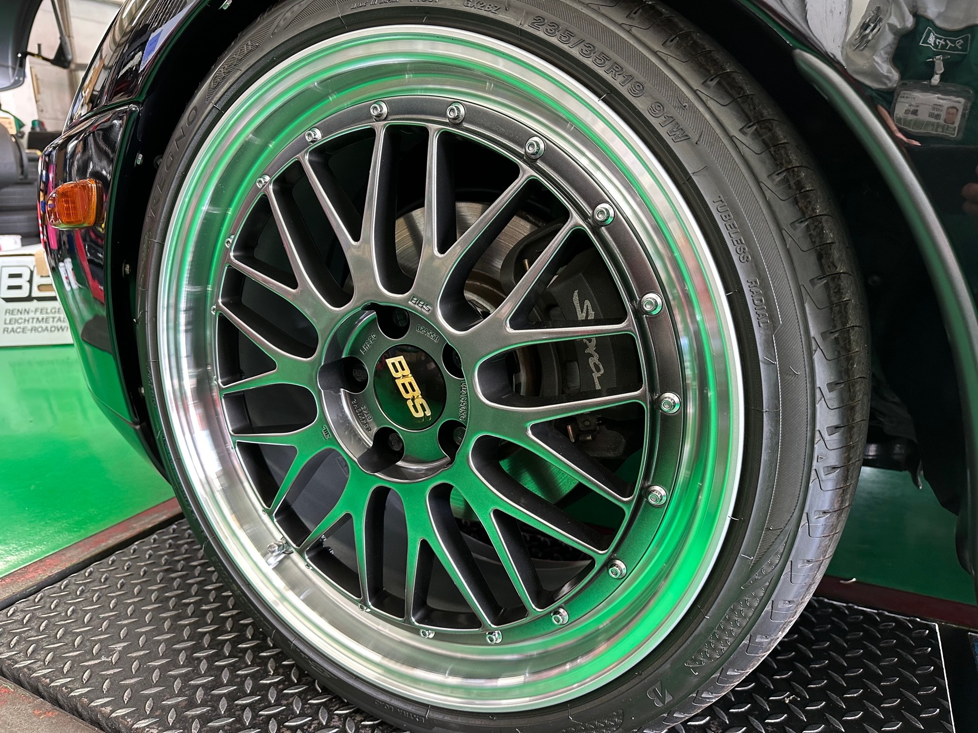 再投稿。BBSホイールになります。 BBS JAPAN BBS(ビービーエス) RE-V7 19インチ - エクストレイル T33系