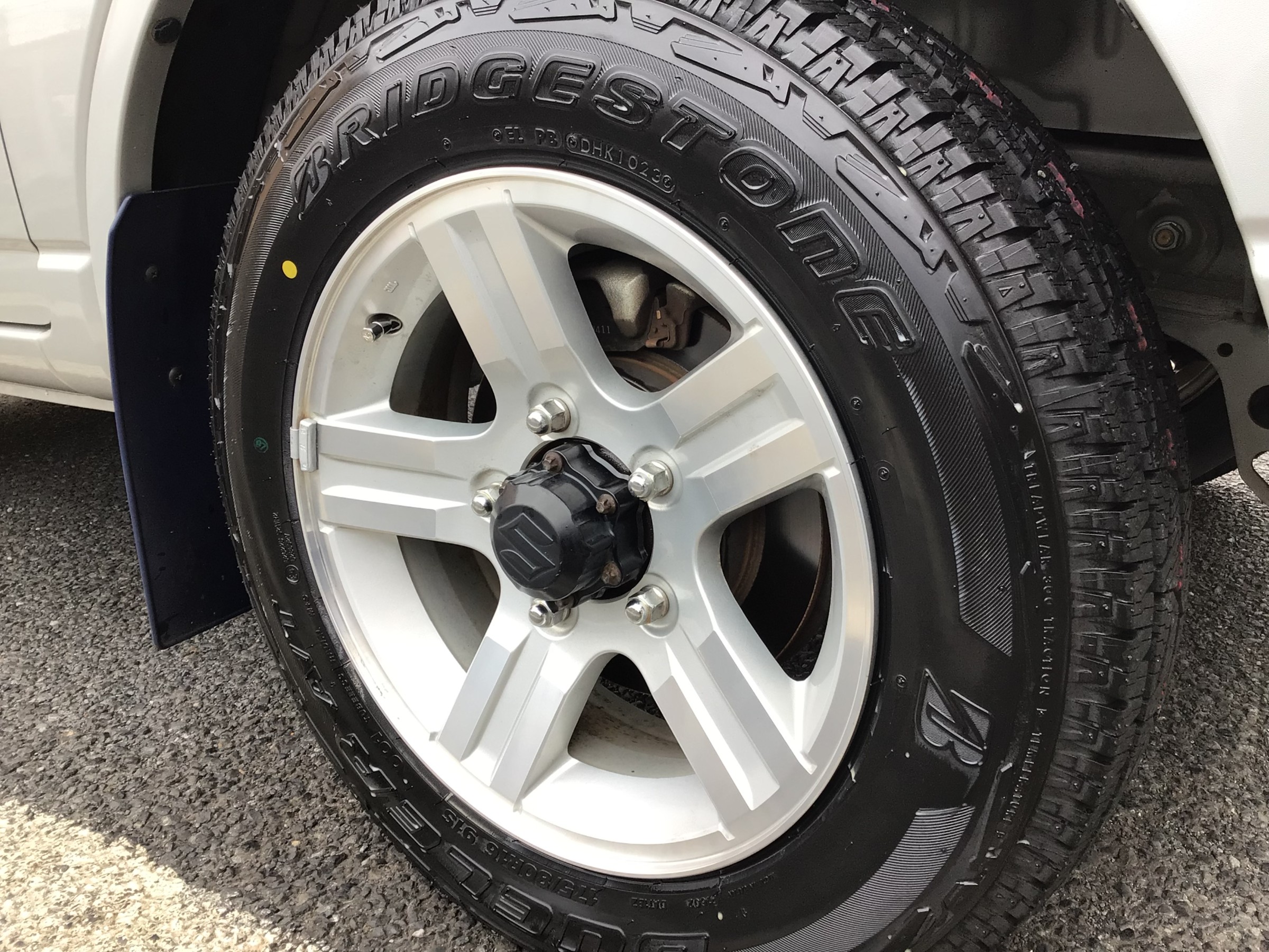 ジムニーJB23に使用していたアルミホイルと夏タイヤ、オバーフェンダー