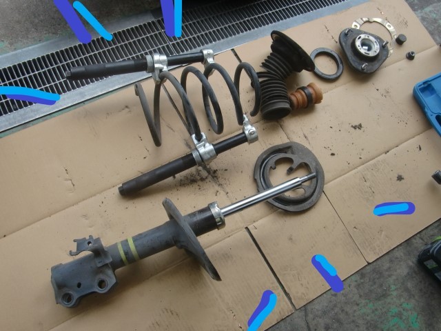 ACR50W型エスティマ、ショックアブソーバーのリフレッシュ交換