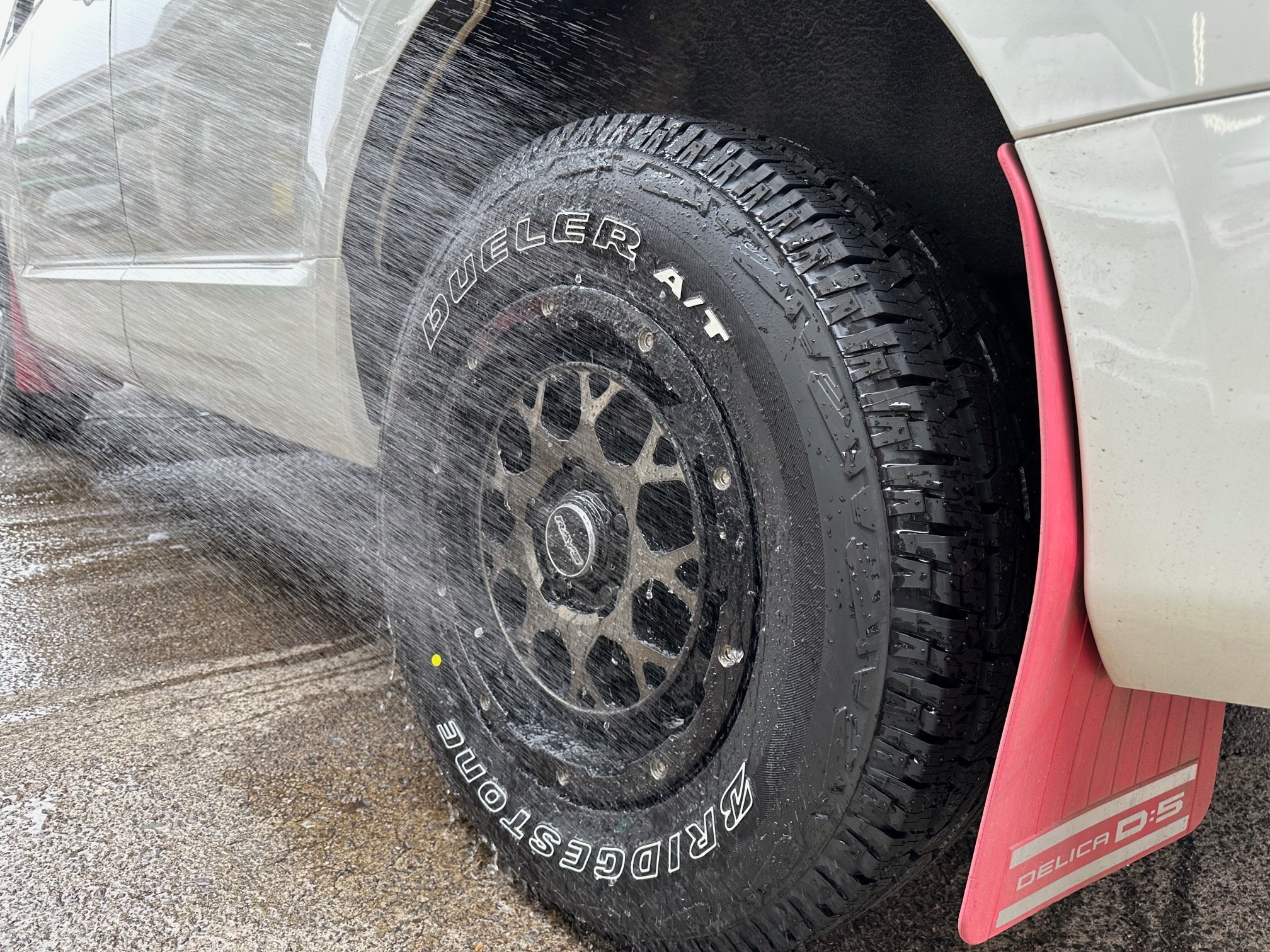 三菱 デリカD:5 デューラーA/T001 4本交換 | 店舗おススメ情報 三菱 デリカD:5 デューラーA/T001 4本交換 | 店舗おススメ情報
