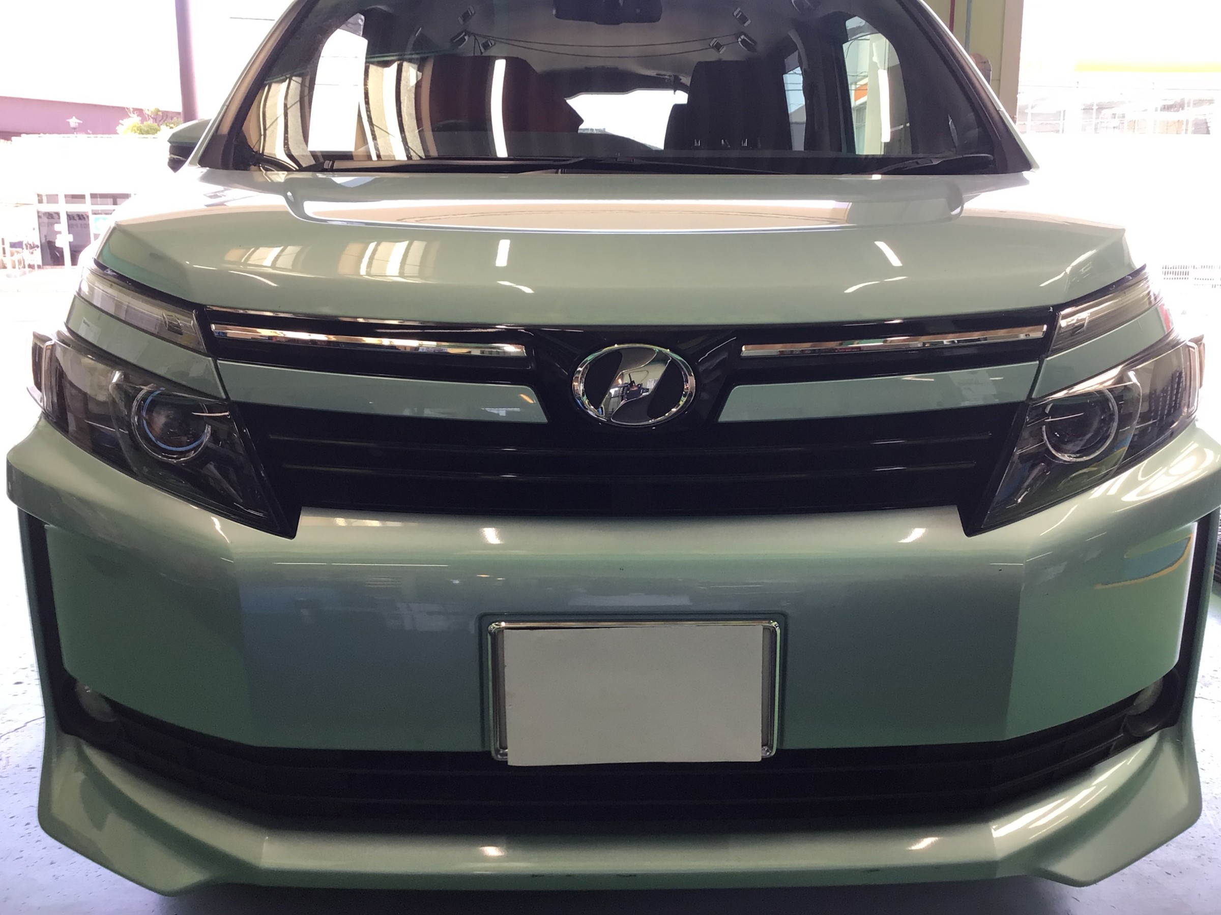 トヨタ　VOXY　ブリヂストン　ルフトRVⅡへタイヤ交換　タイヤ館廿日市