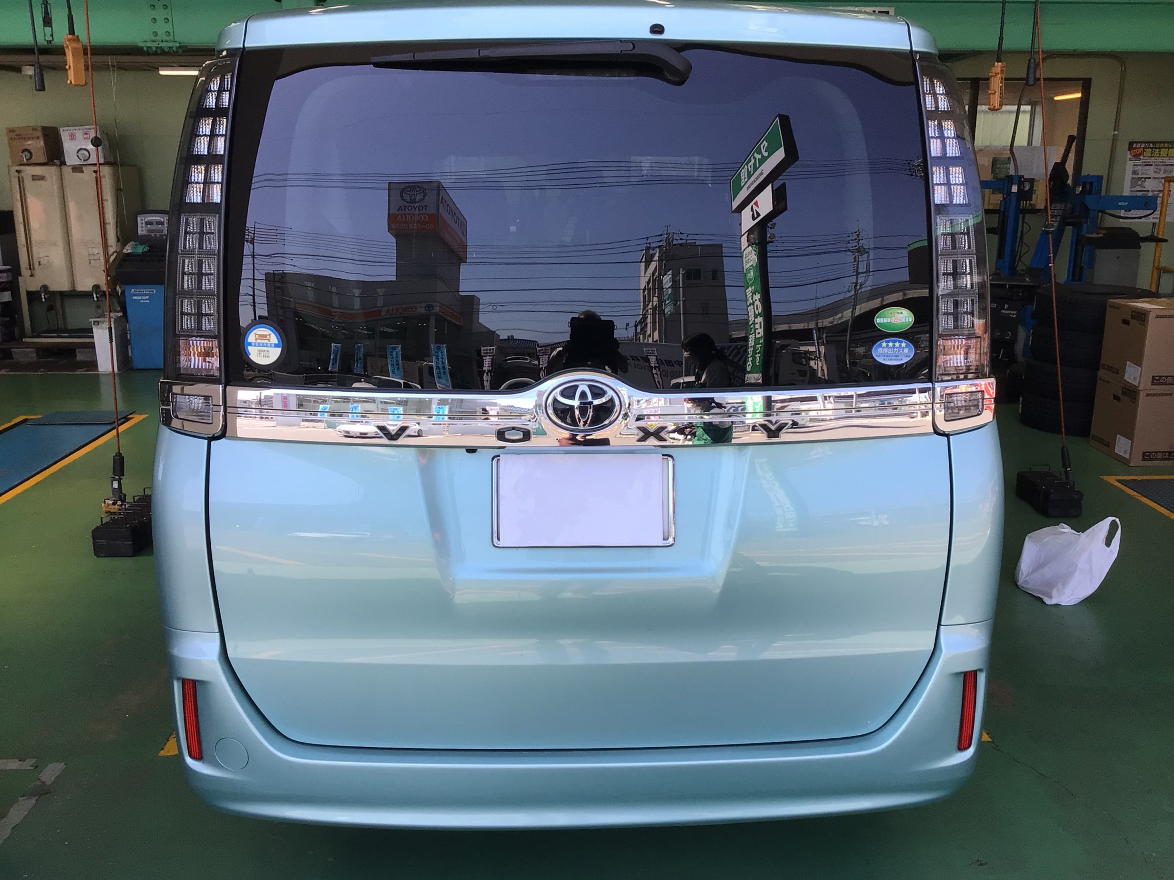 トヨタ　VOXY　ブリヂストン　ルフトRVⅡへタイヤ交換　タイヤ館廿日市