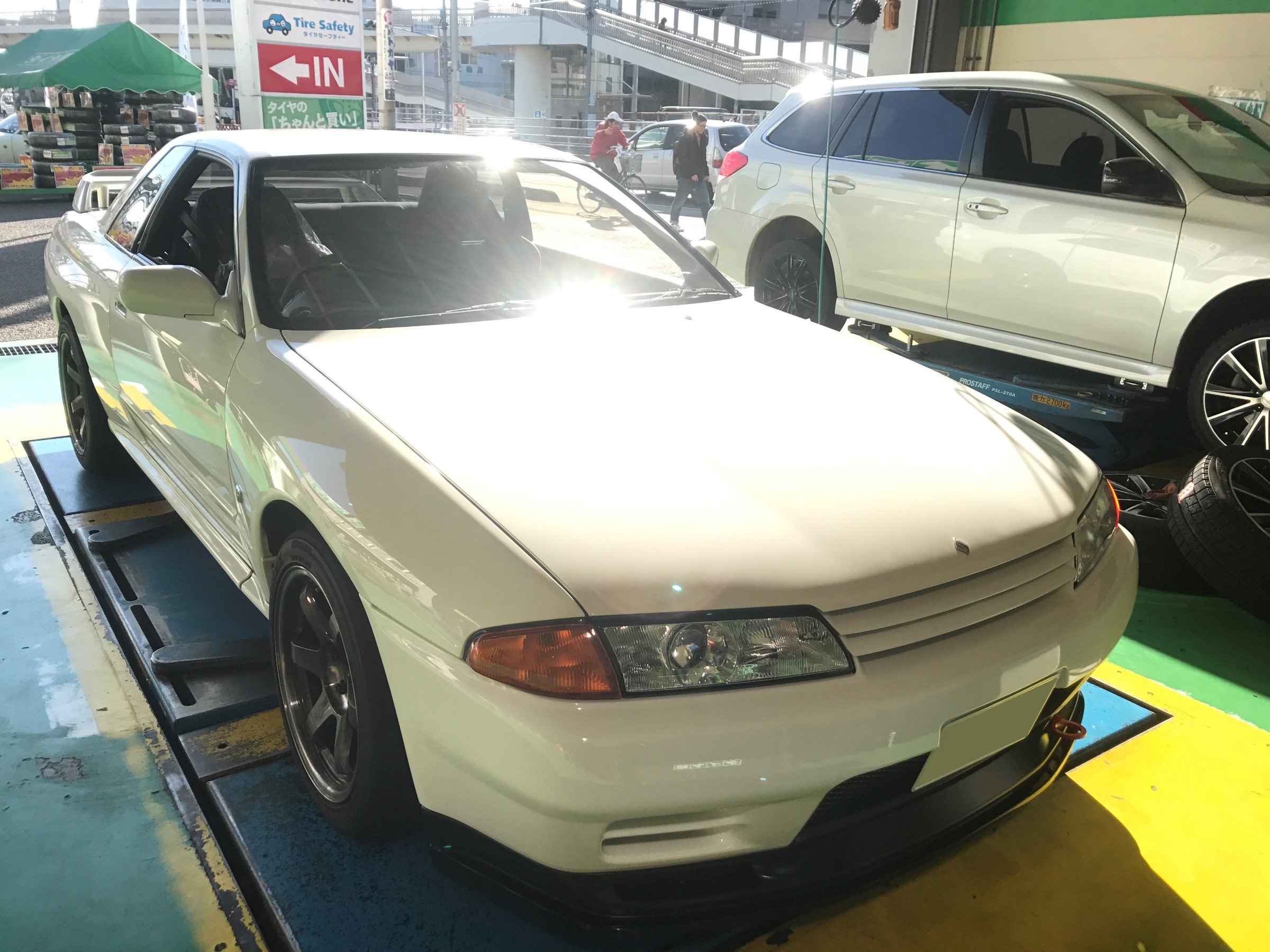 ｂｎｒ３２ スカイライン ｇｔｒ エンジンオイル交換 日産 スカイラインgt R メンテナンス商品 オイル関連 エンジンオイル交換 スタッフ日記 タイヤ館 １２２鳩ヶ谷 タイヤからはじまる トータルカーメンテナンス タイヤ館グループ