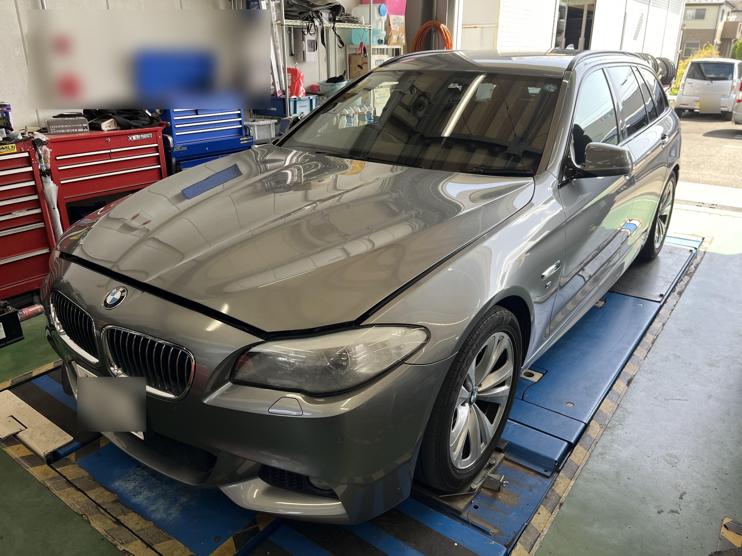 BMW ヘッドライト水滴除去 | BMW その他 | サービス事例 | タイヤ館
