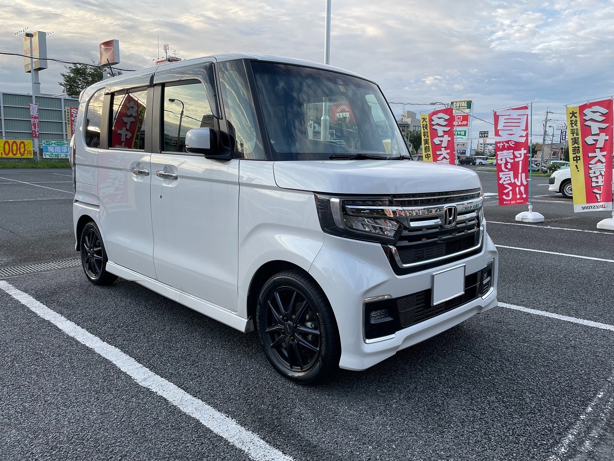 ホンダ N-BOX CUSTOM【 タイヤ+アルミホイールセット取り付け