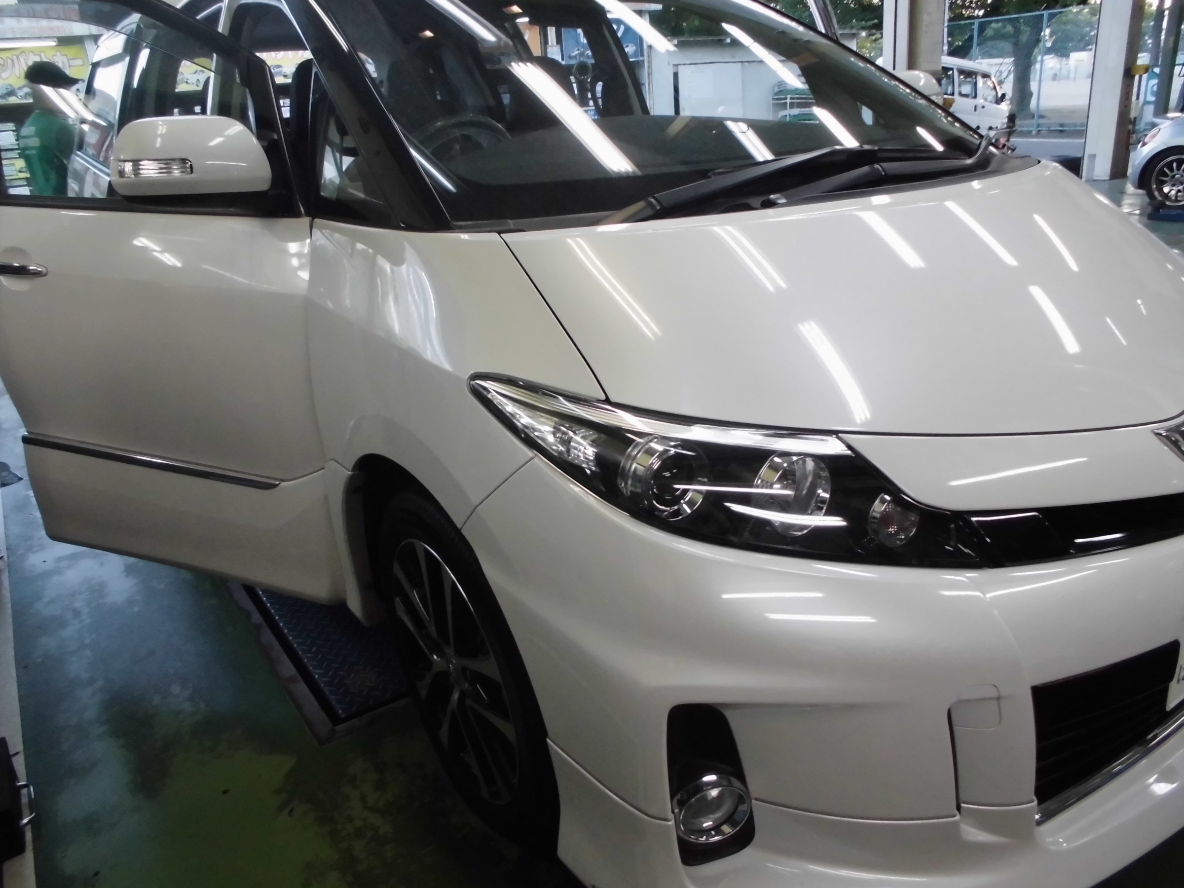 トヨタ エスティマ エアコンフィルター交換＆車内・エアコン内部消臭 | トヨタ エスティマ メンテナンス商品 | スタッフ日記 | タイヤ館 東久留米  | 東京都のタイヤ、カー用品ショップ タイヤからはじまる、トータルカーメンテナンス タイヤ館グループ