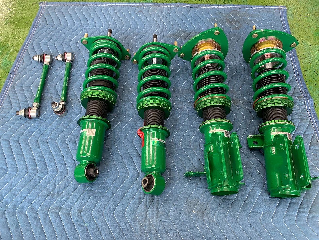 【TOYOTA】86 TEIN車高調取付 タワーバー前後取付 | 店舗おススメ情報 | タイヤ館 多摩センター（東京都）