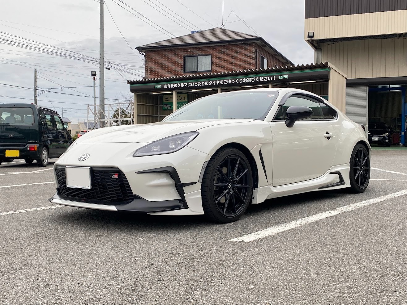 トヨタ GR86 【KW V1 取付】 | 店舗おススメ情報 | タイヤ館