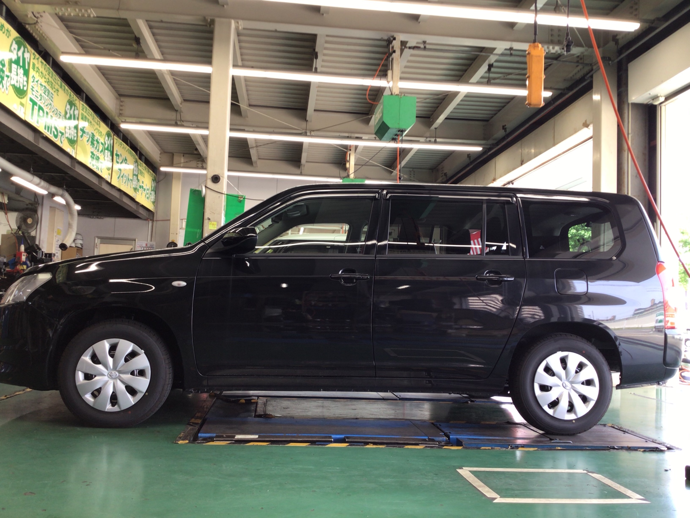 車高調取付作業（RS☆R Basic i） トヨタ・プロボックス | 店舗お 