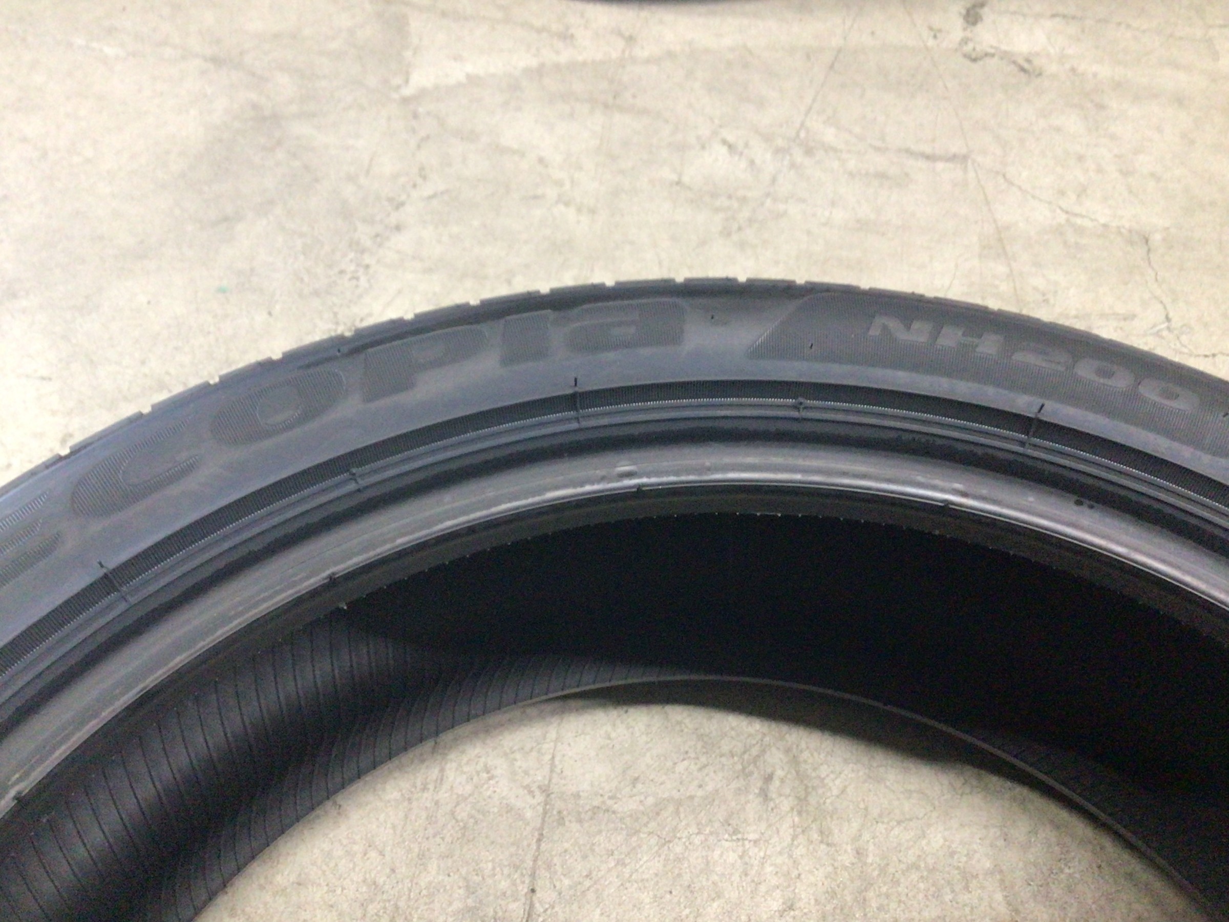 エコピア　NH200　１９５/５０R１９　新型プリウス　タイヤ館廿日市