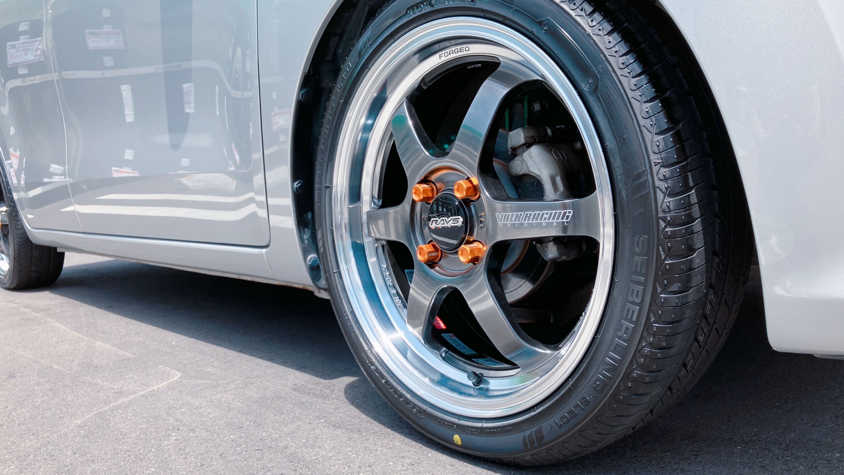 スズキ/ワゴンRのホイール交換 スズキ ワゴンR ホイール タイヤ・ホイール関連 > タイヤ・ホイール交換 スタッフ日記 タイヤ館