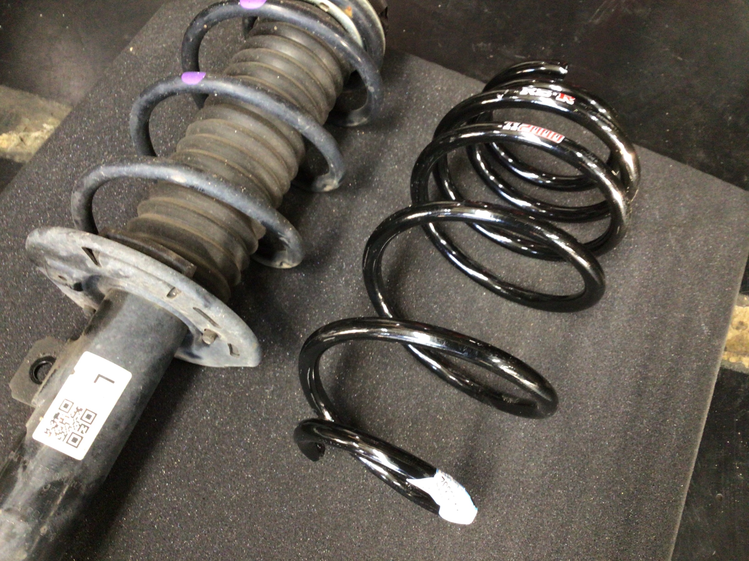 スズキ・スイフトスポーツ】足廻り交換作業（RSR Ti2000