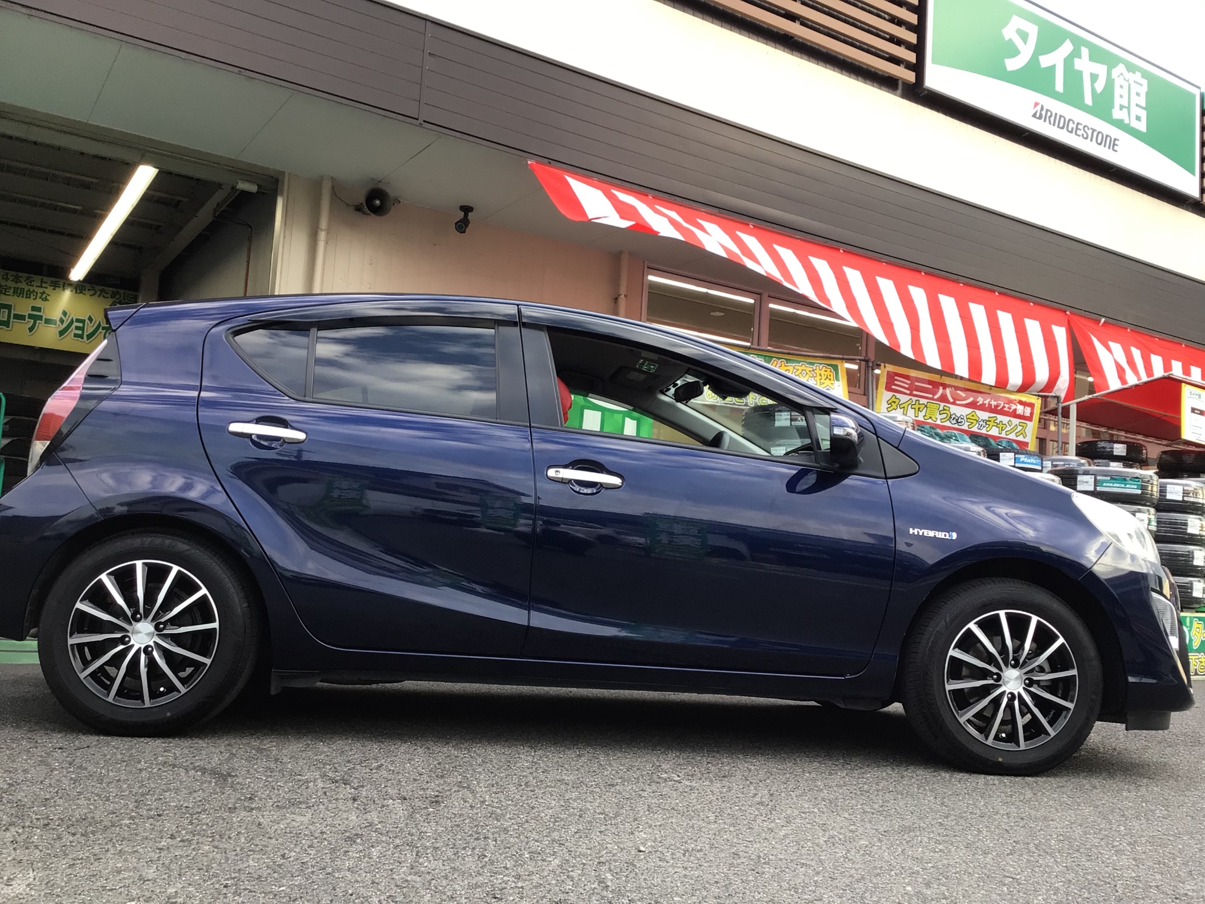 トヨタ・アクア】アルミホイール交換作業（ブリヂストン バルミナA12