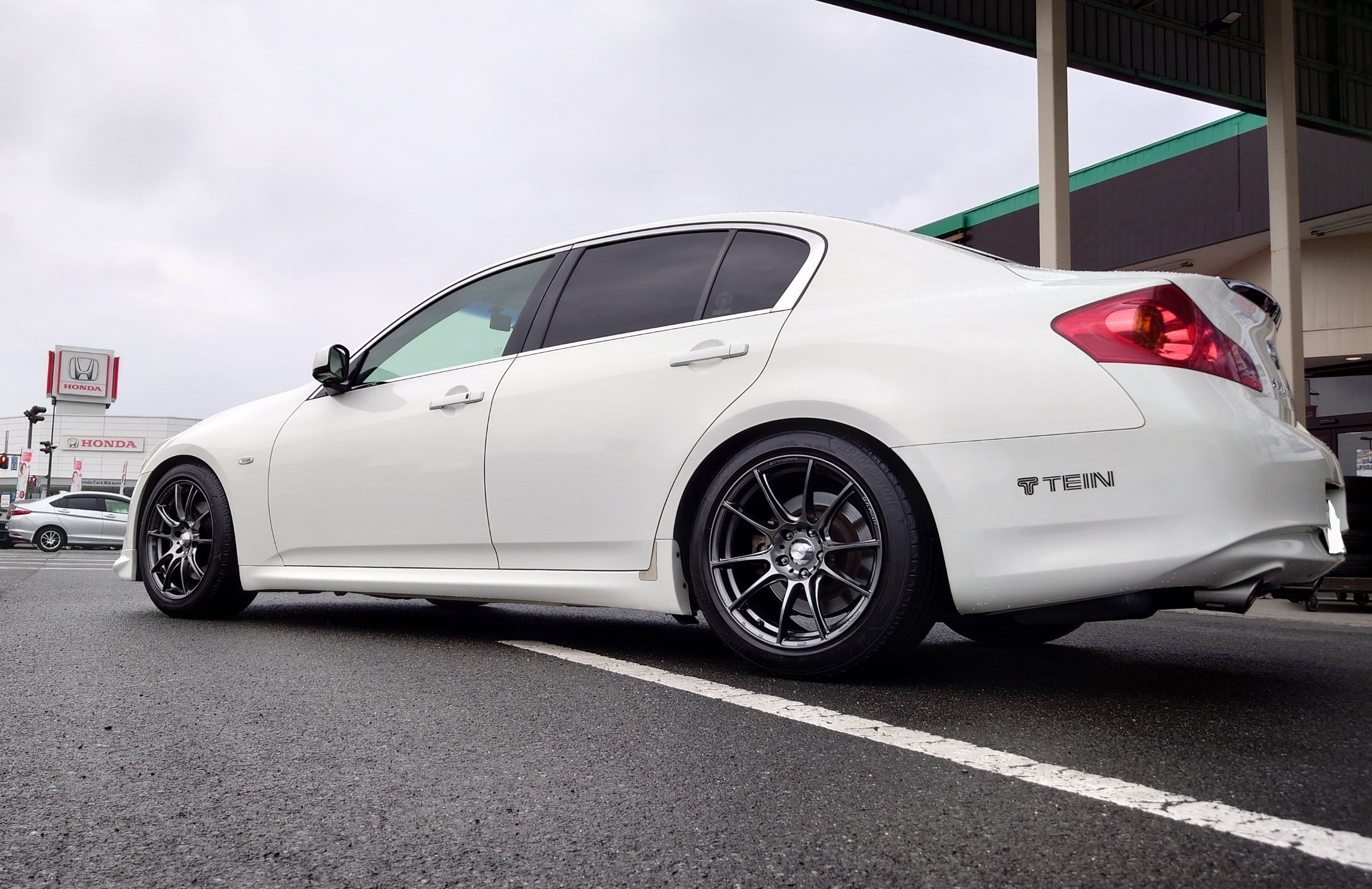 スカイライン【V36】にウェッズスポーツSA-25Rを装着しました！ | 日産