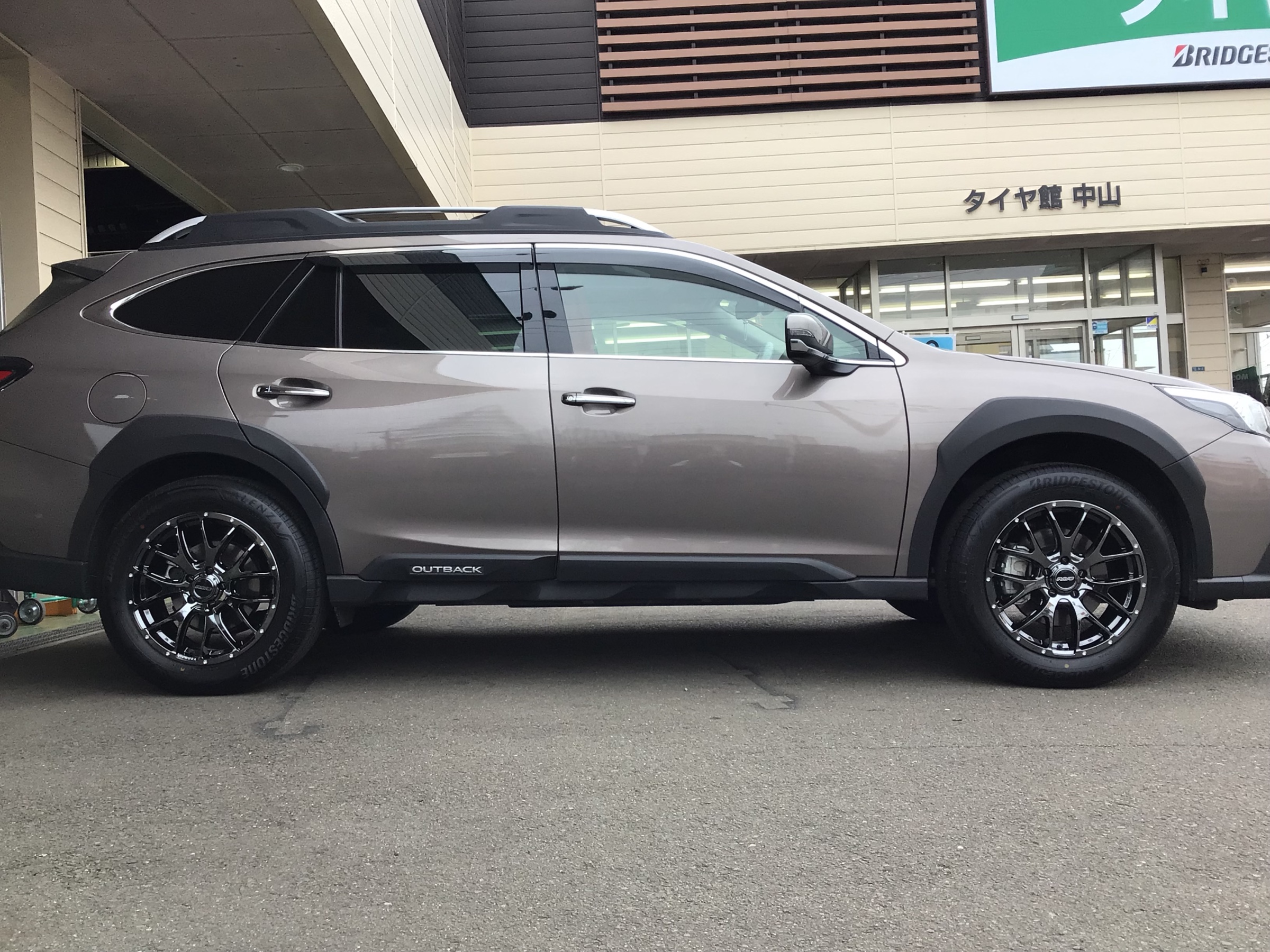 スバル アウトバック RAYSホイール HOMURA 2x7FA 取り付け スバル レガシィアウトバック ホイール タイヤ・ホイール関連