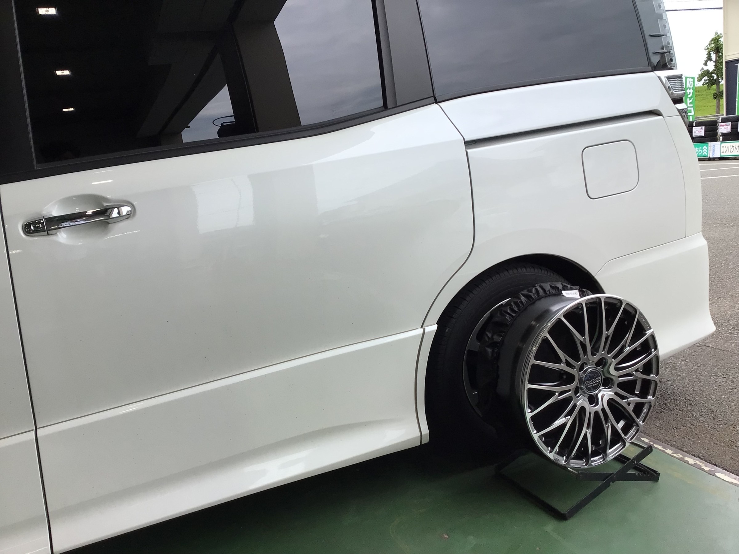 在庫処分ホイール》WORK☆ XTRAP 03HC ☆ ハイエース / レジアスエース