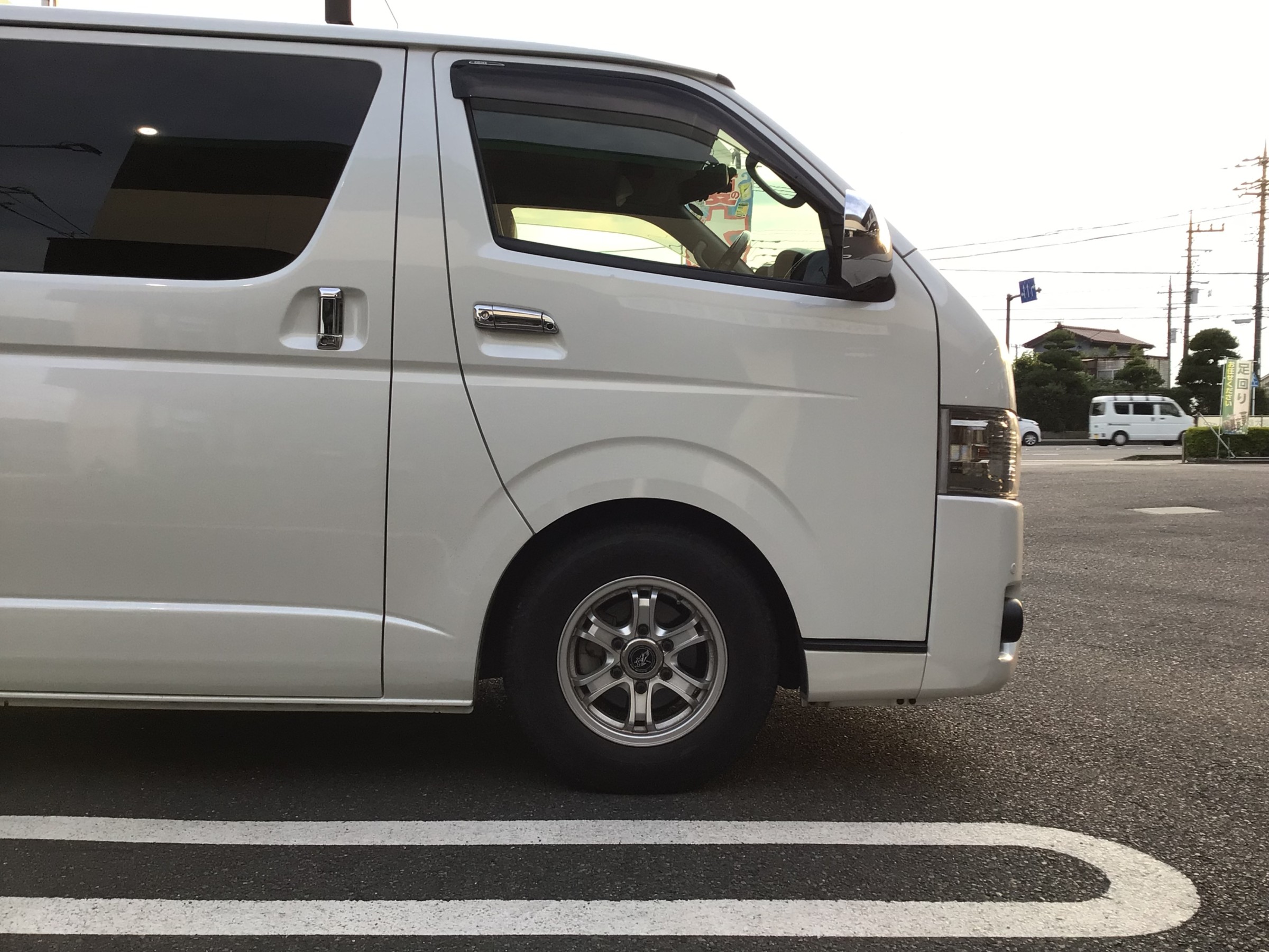 ハイエース アルミホイール交換② | 店舗おススメ情報 | タイヤ