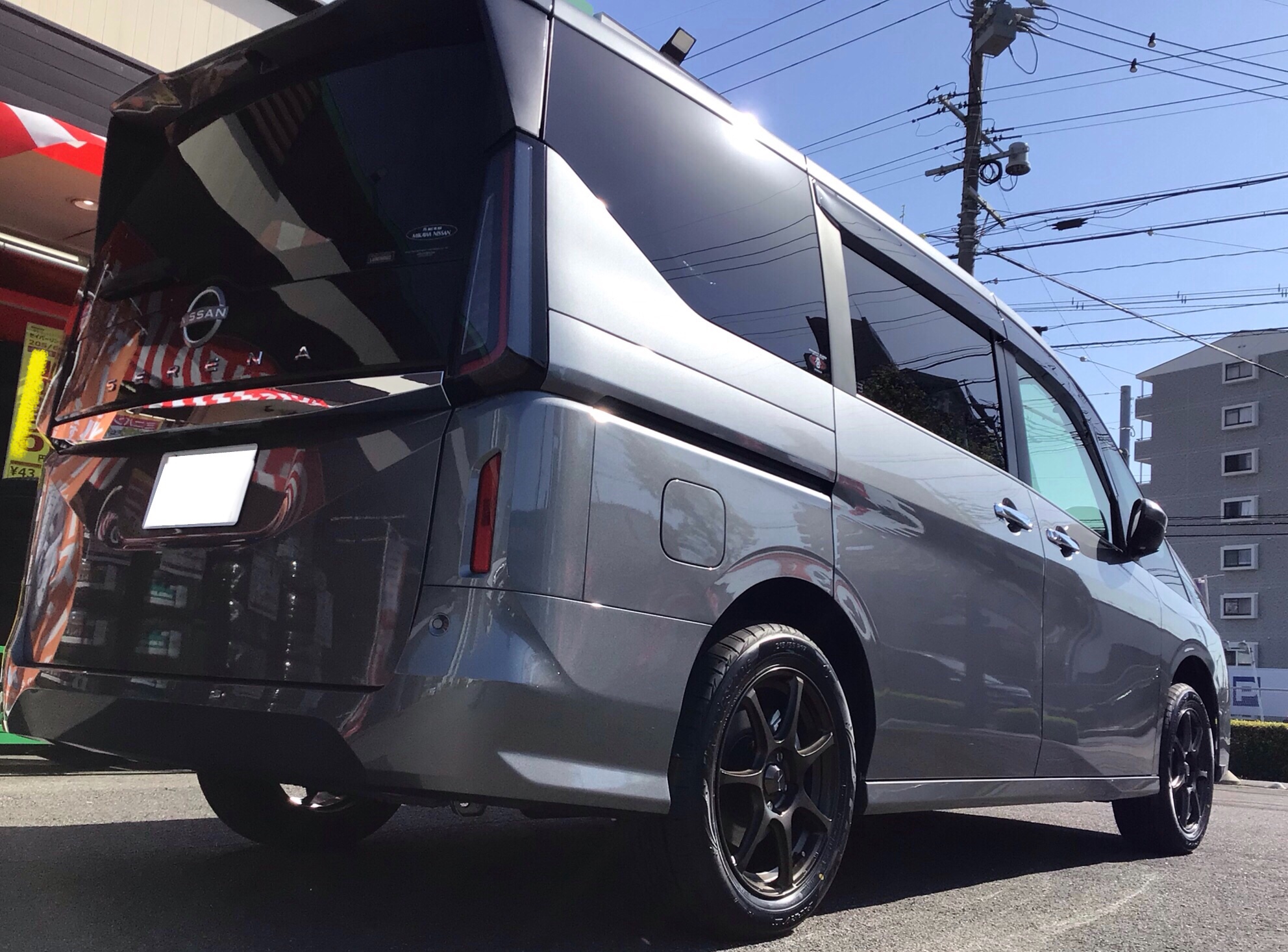 日産・セレナ】タイヤ交換作業(ブリヂストン Playz PX–RVⅡ 日産・セレナ】タイヤ交換作業(ブリヂストン Playz PX–RVⅡ