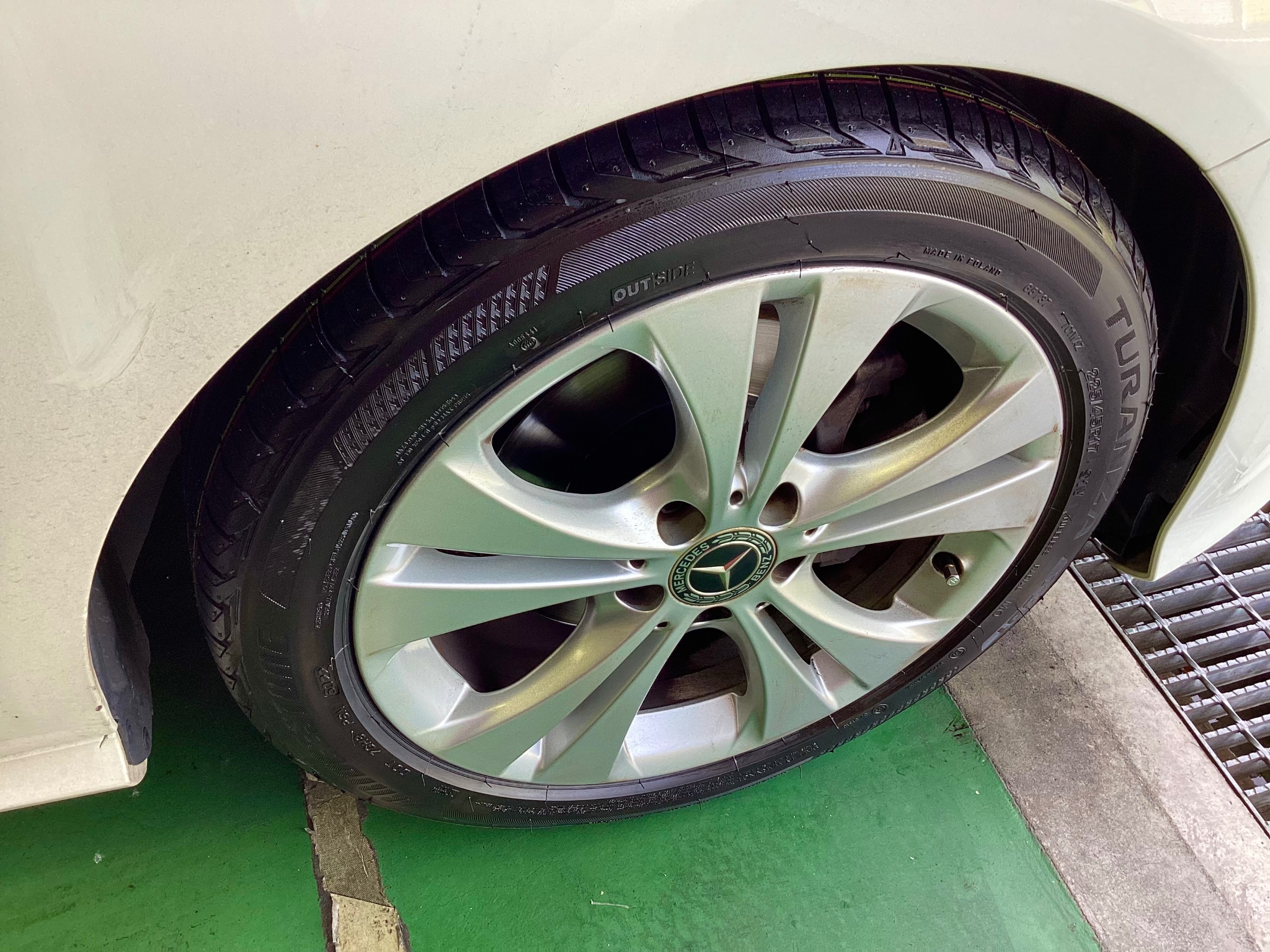 ベンツ B180 純正ホイール タイヤ新品 225/45R17 PCD112
